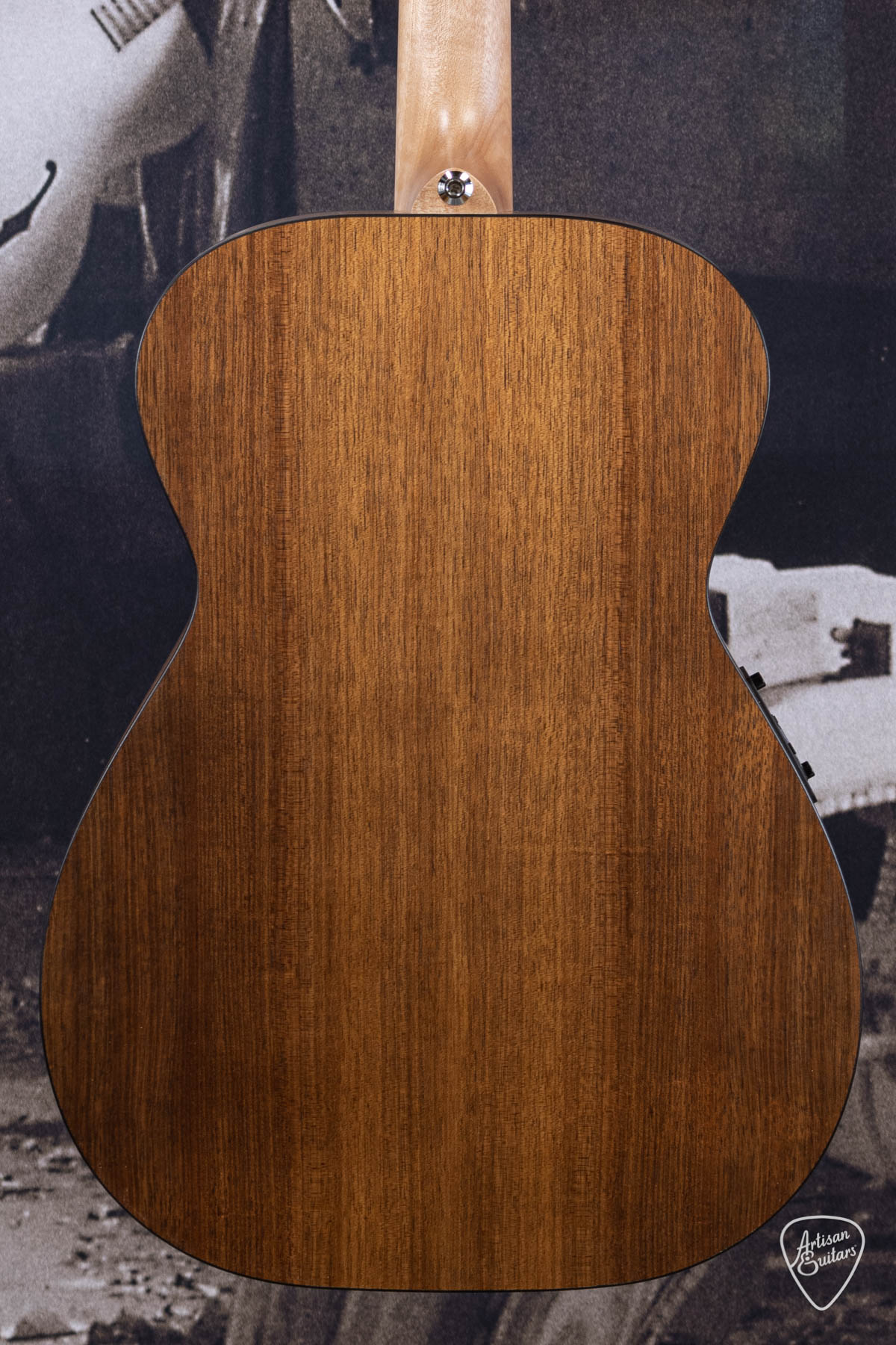 Maton Guitars Solid Road Series SRS-808 - 16306