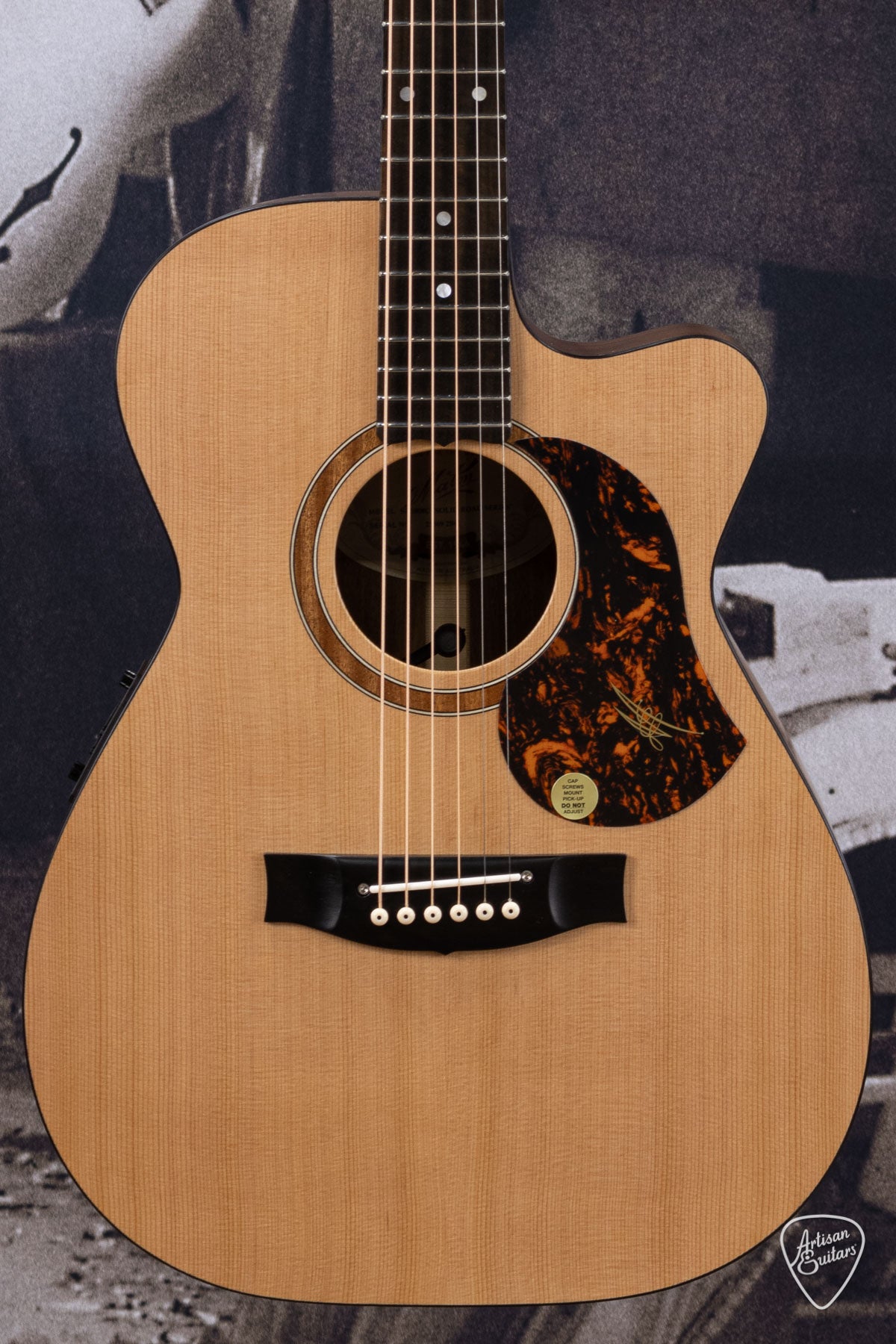 Maton Guitars Solid Road Series SRS-808C - 16308
