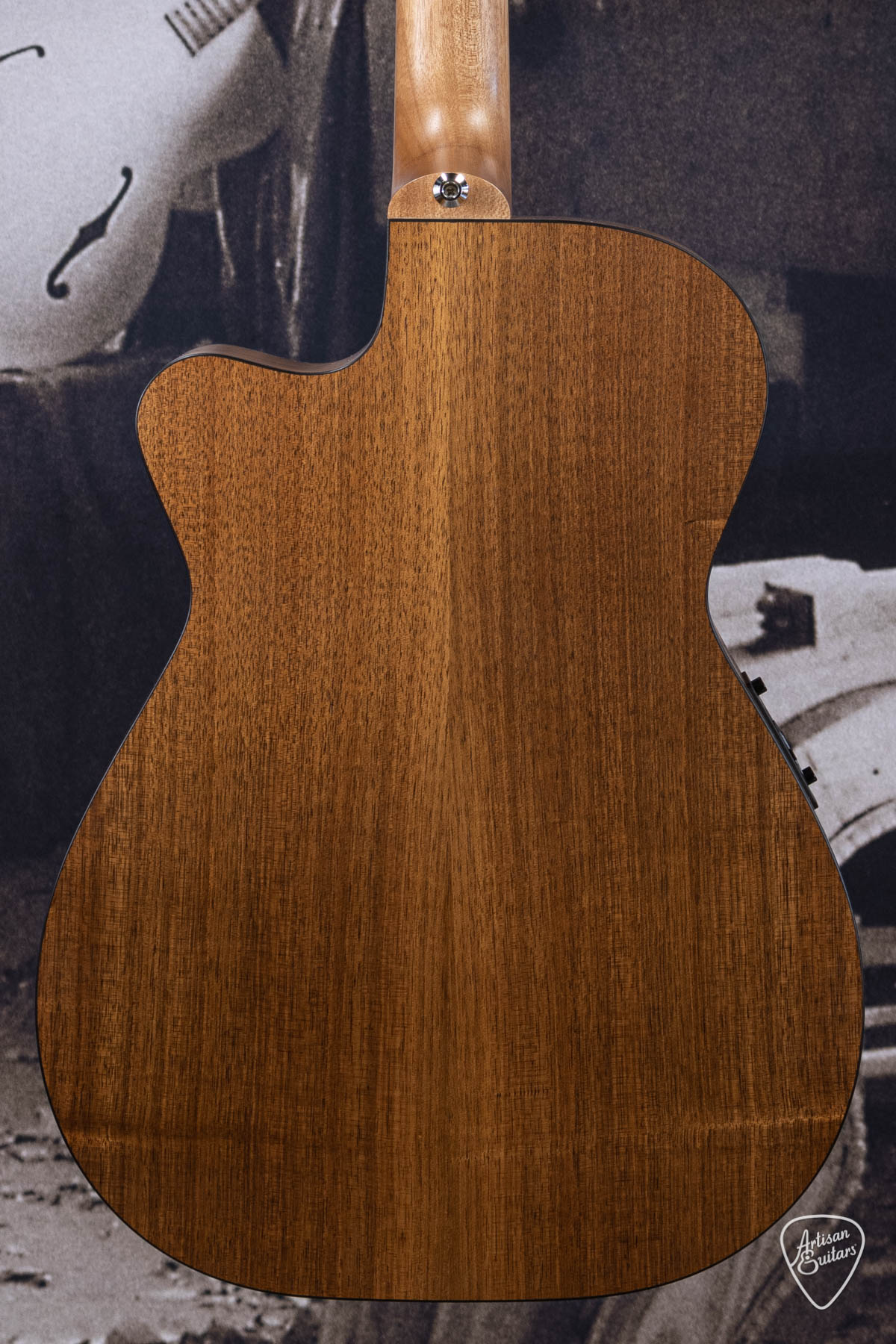 Maton Guitars Solid Road Series SRS-808C - 16308