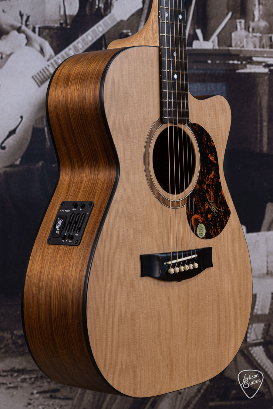 Maton Guitars Solid Road Series SRS-808C - 16308