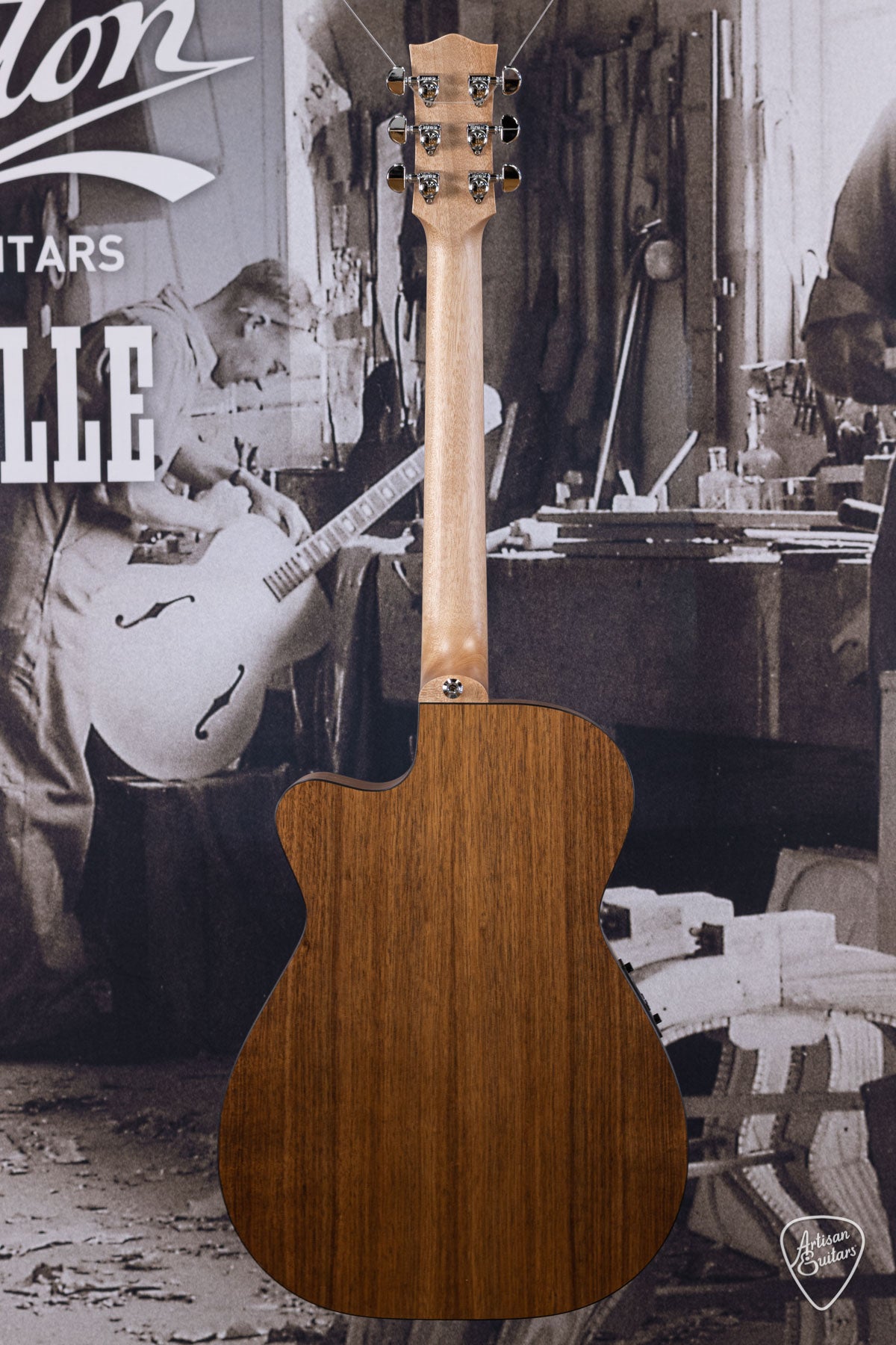 Maton Guitars Solid Road Series SRS-808C - 16309