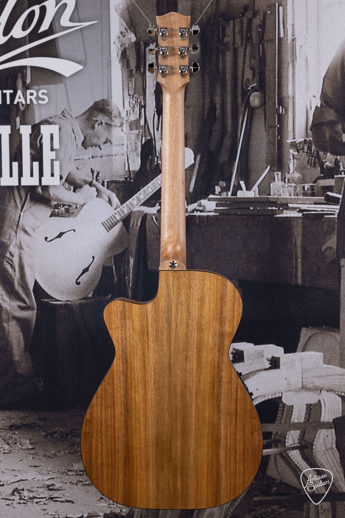 Maton Guitars Solid Road Series SRS-808C - 16310