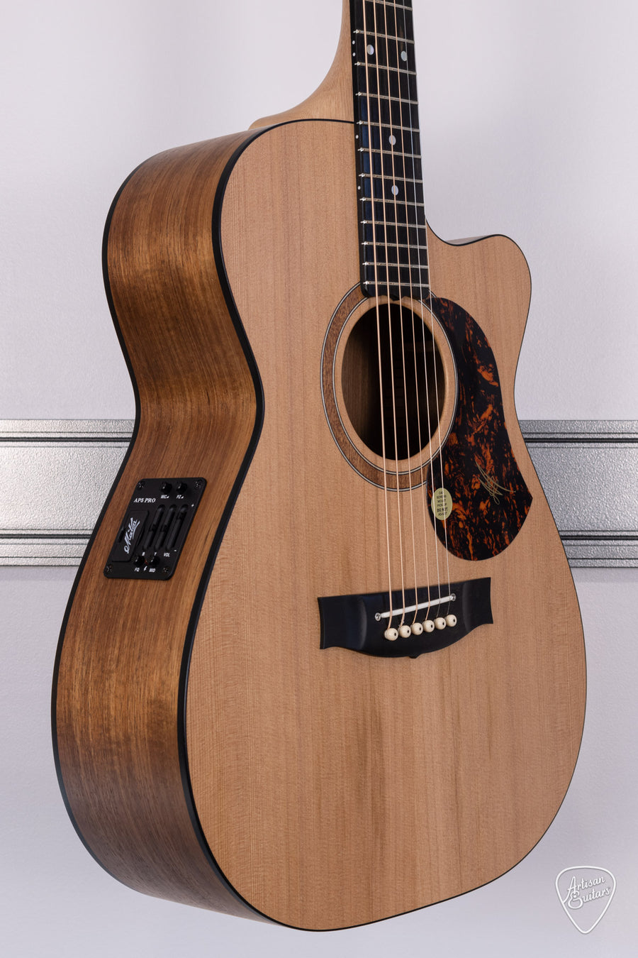 Maton Guitars Solid Road Series SRS-808C Cutaway - 16452