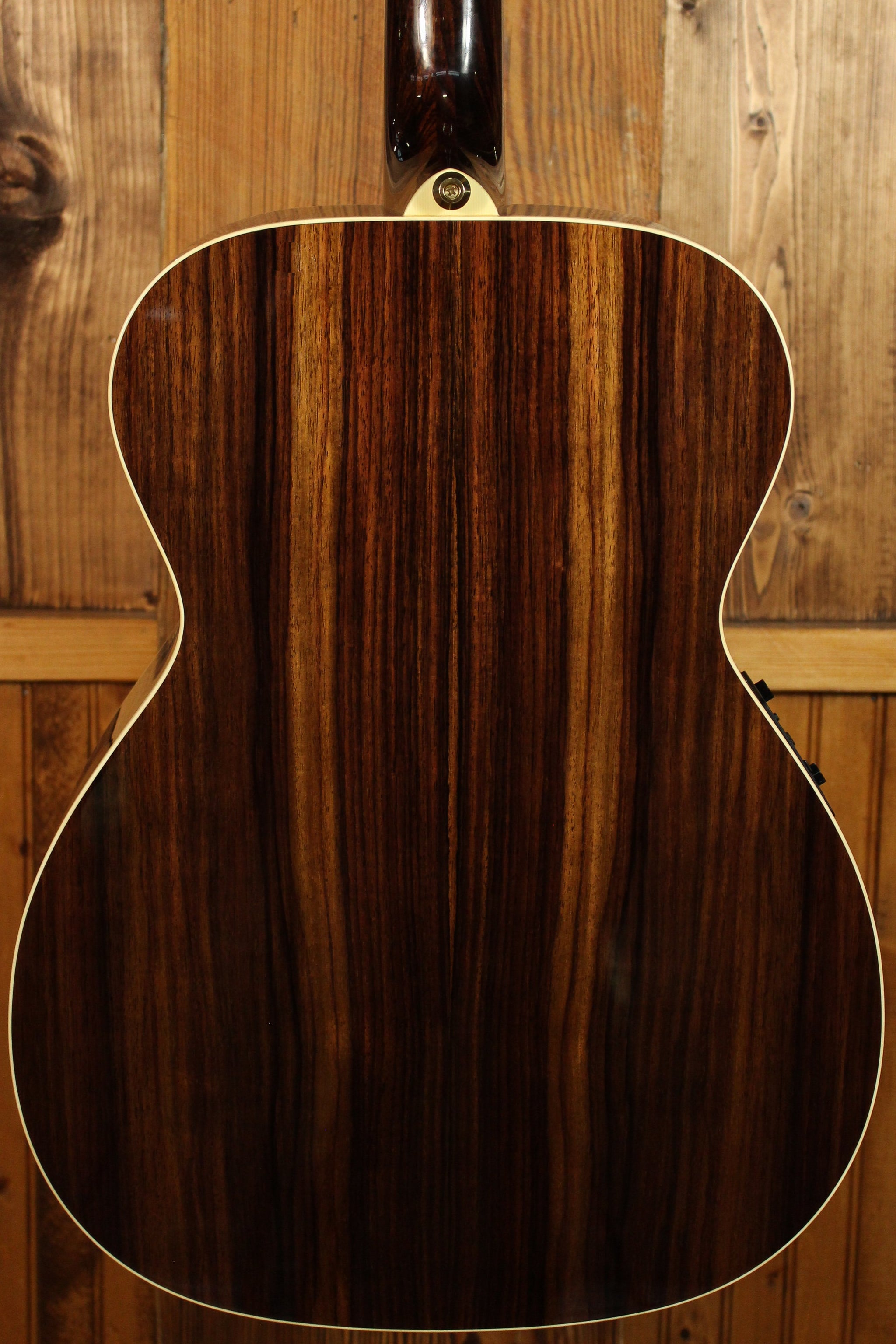 Maton Custom Shop Traditional w/ European Spruce & Granadillo - Artisan Guitars