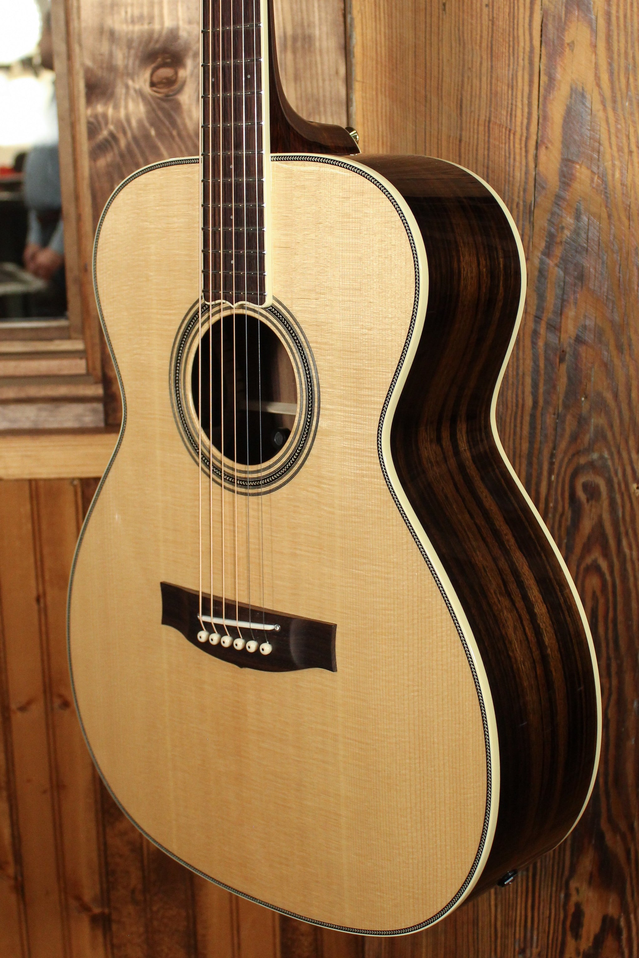 Maton Custom Shop Traditional w/ European Spruce & Granadillo - Artisan Guitars