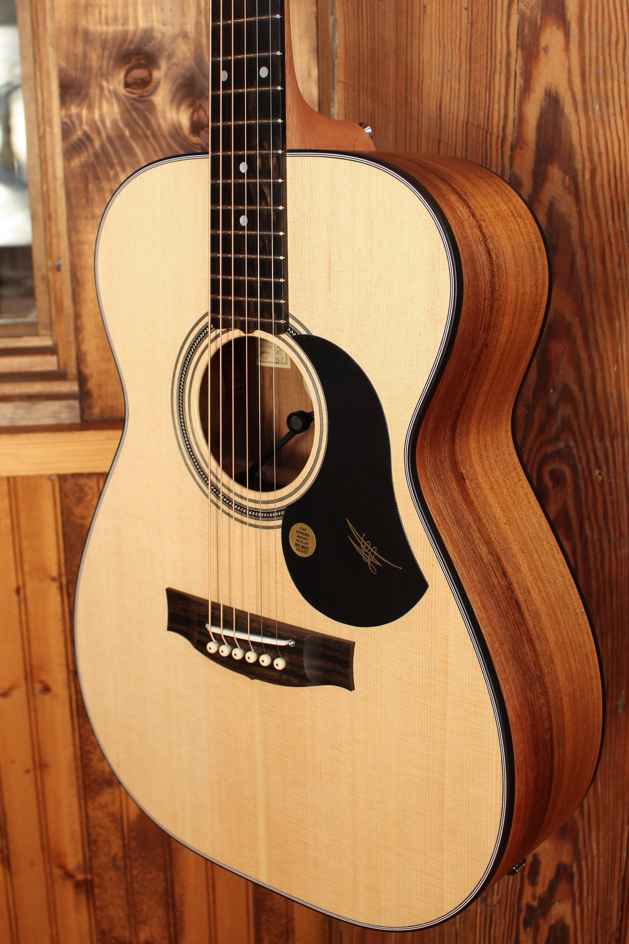 Maton EBG808 w/ AA Sitka Spruce & Blackwood - Artisan Guitars