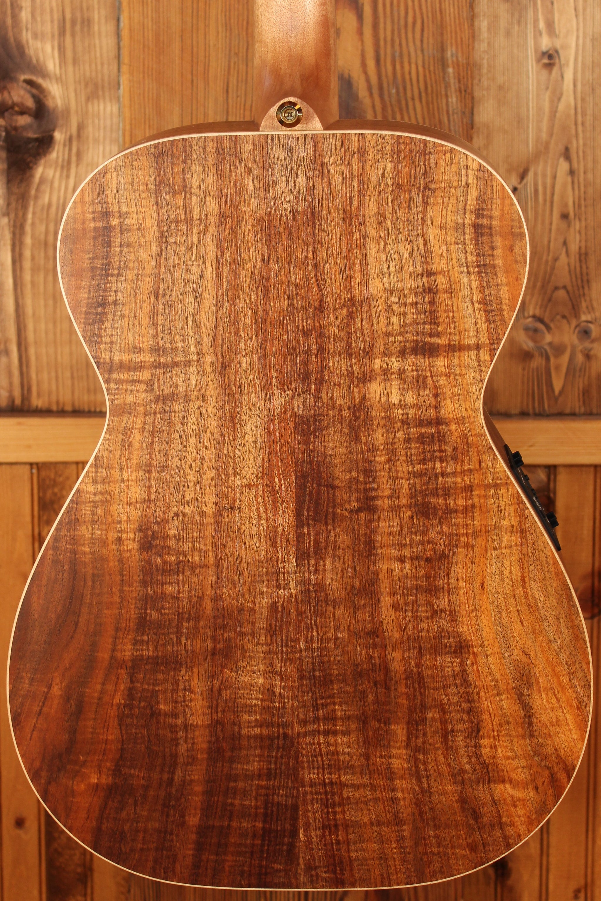 Maton EBG808 Artist Series Sitka Spruce and Blackwood - Artisan Guitars