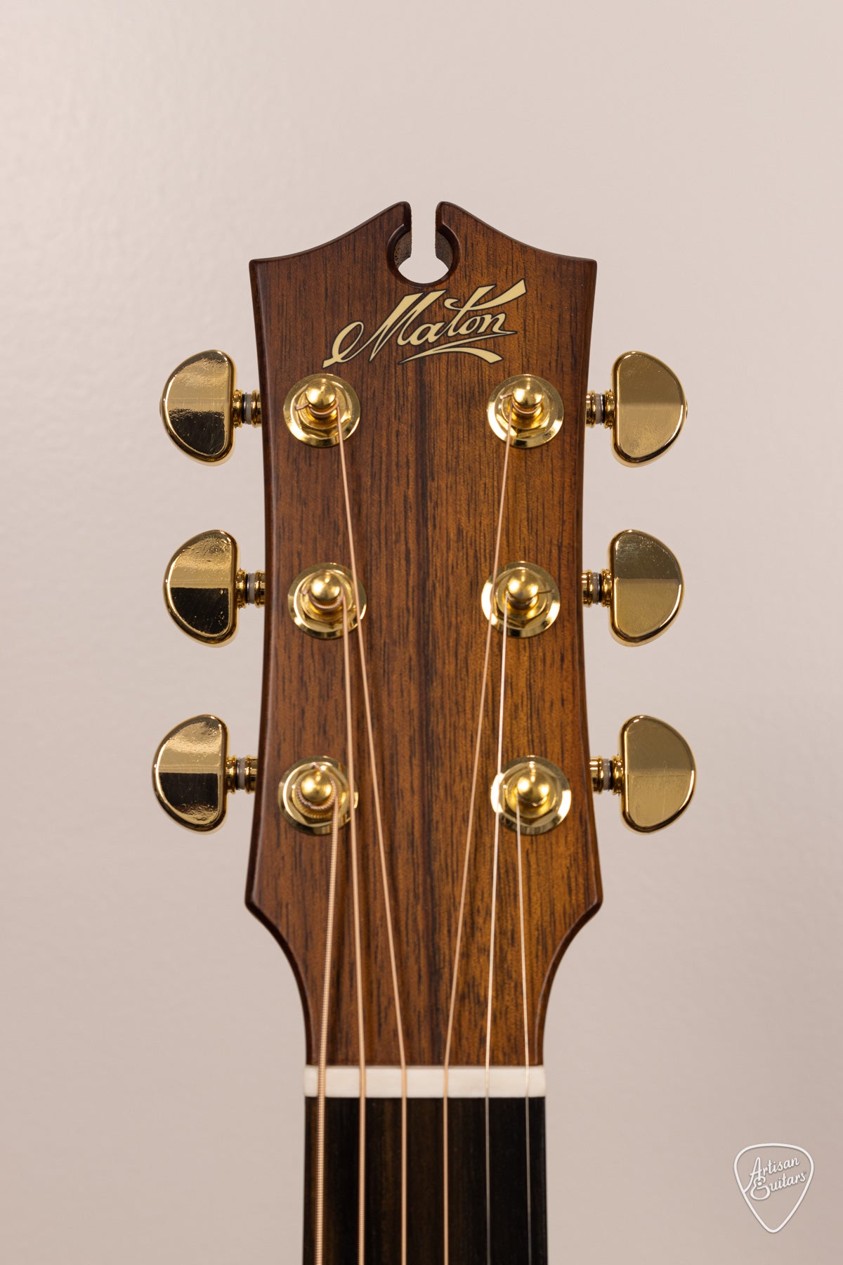 Maton Guitars EBG-808C Nashville Cutaway - 16493