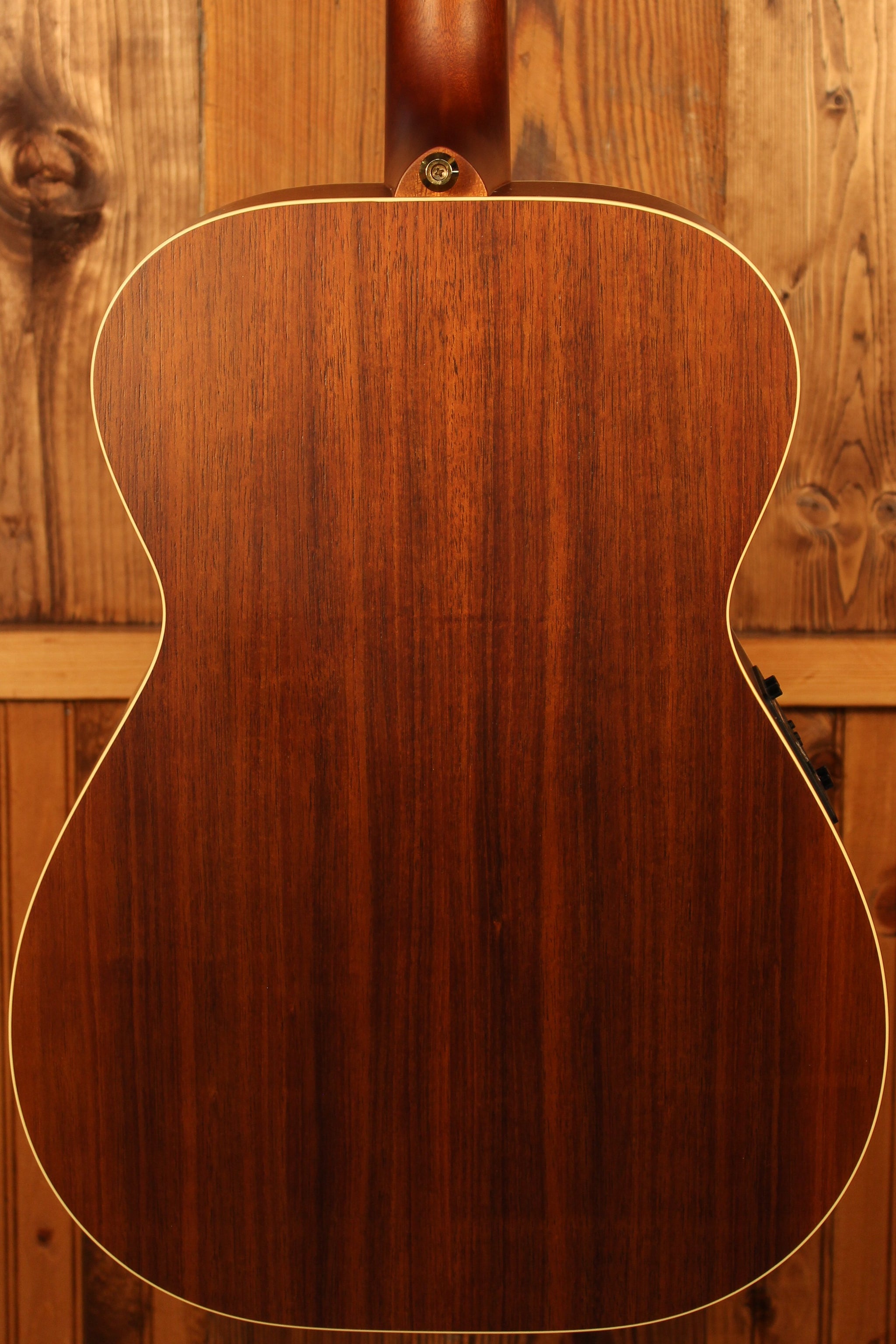 Maton EBG808 Nashville Series w/ Sitka Spruce & Australian Blackwood - Artisan Guitars