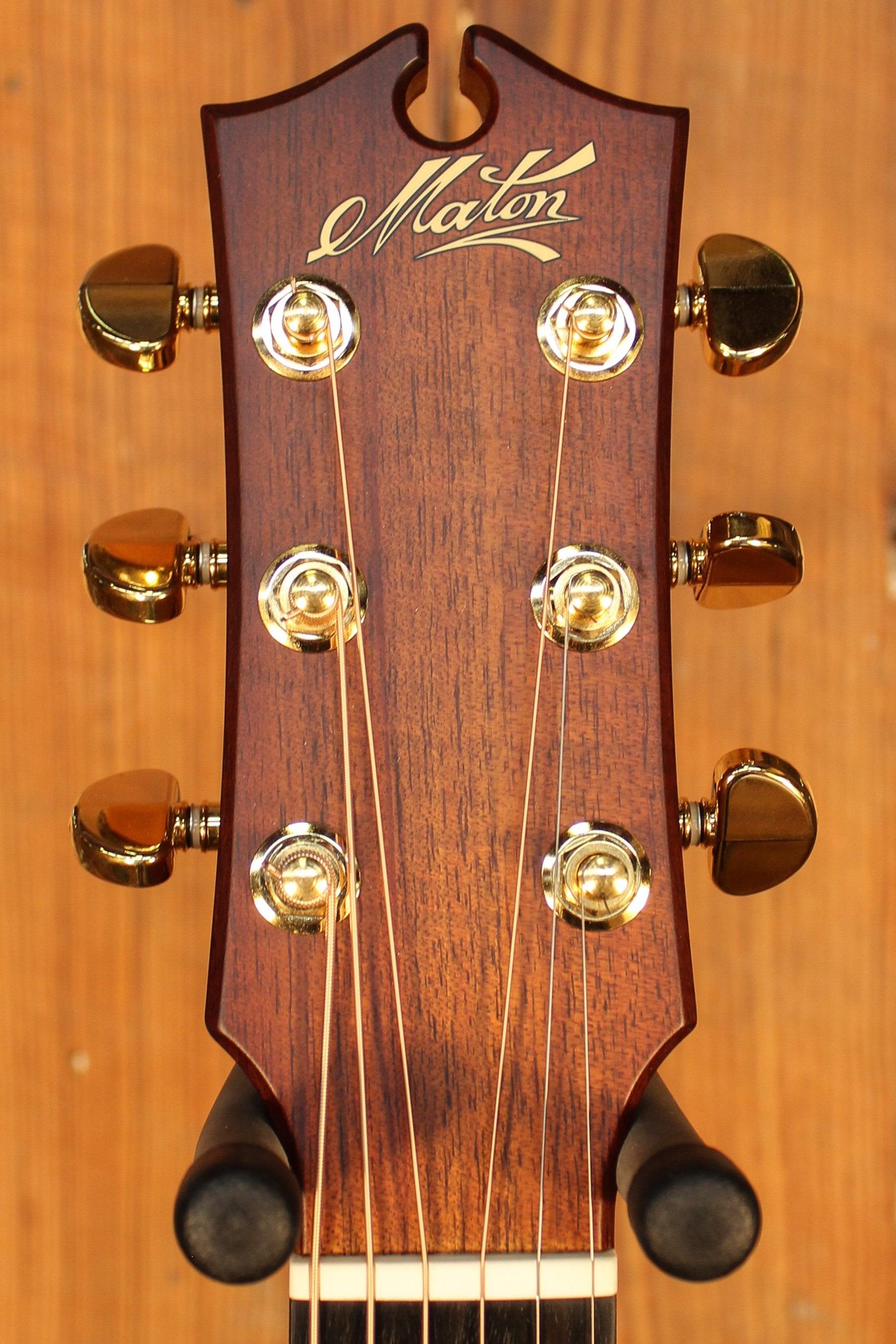 Maton EBG808 Nashville Cutaway w/ Sitka Spruce & Blackwood - Artisan Guitars