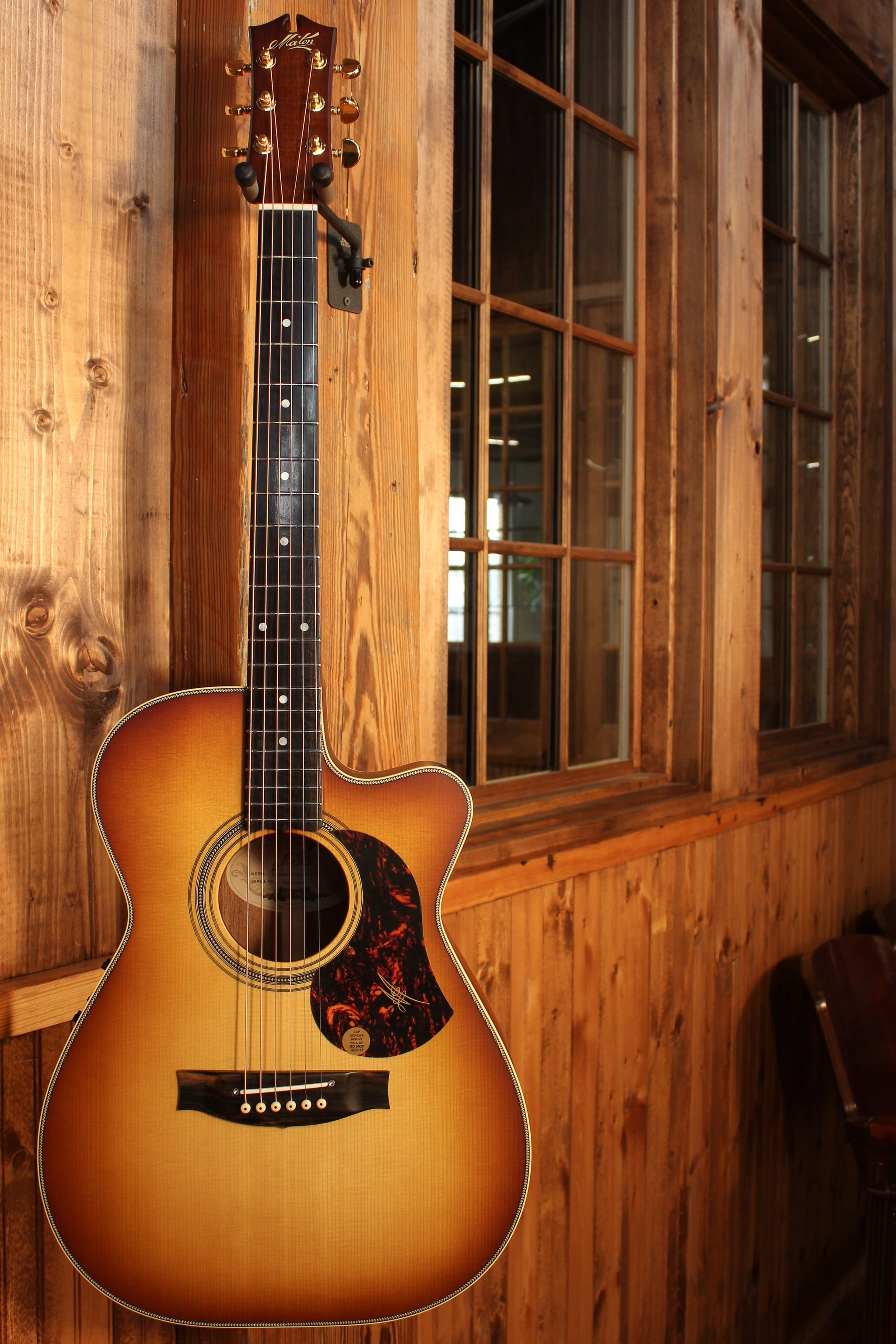 Maton EBG808 Nashville Cutaway w/ Sitka Spruce & Blackwood - Artisan Guitars