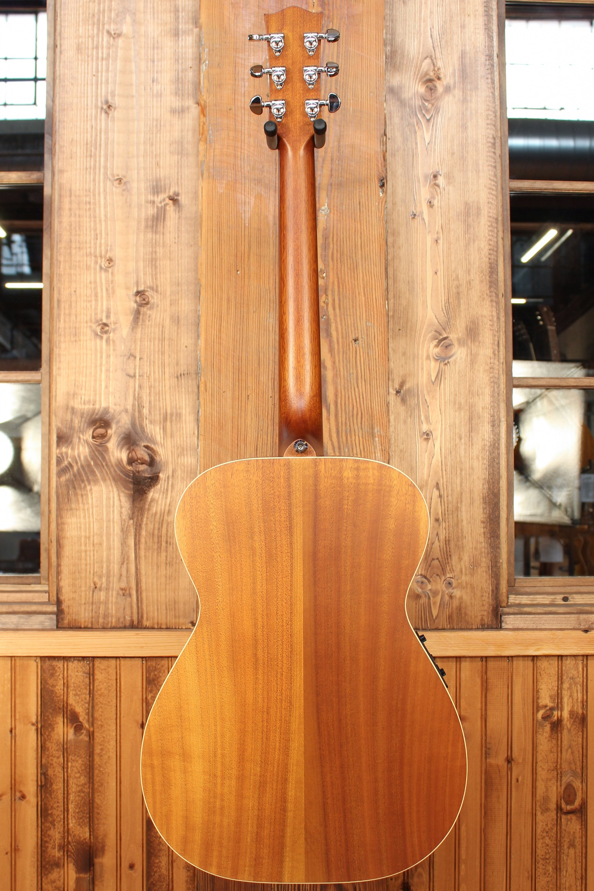 Maton EBG 808 TE Tommy Emmanuel Signature Guitar - Artisan Guitars