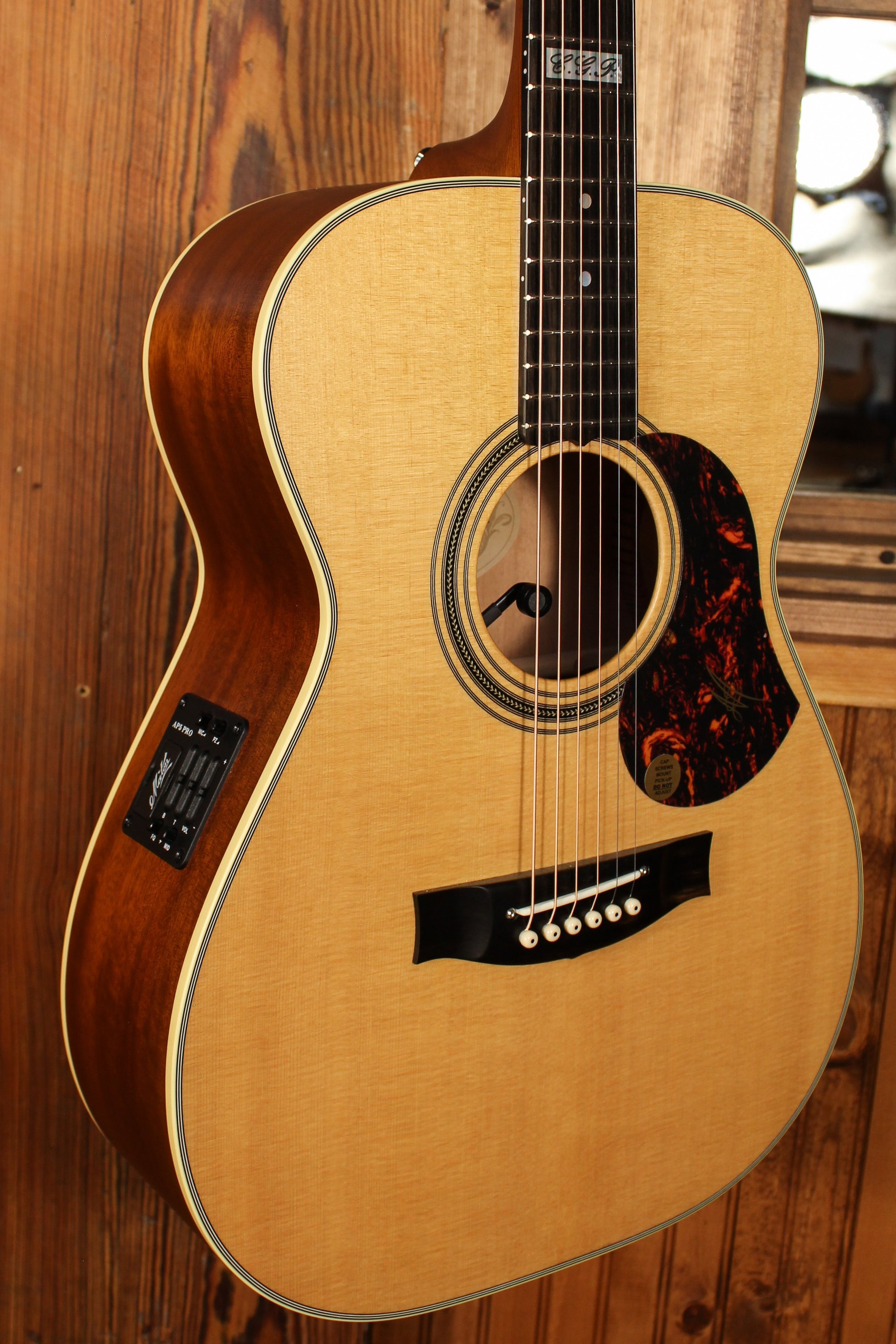 Maton EBG 808 TE Tommy Emmanuel Signature Guitar - Artisan Guitars