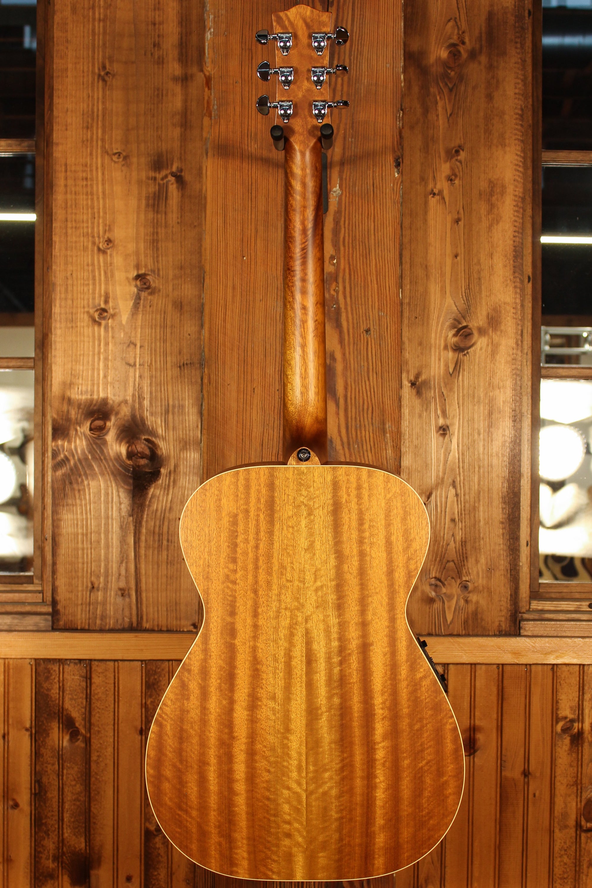 Maton EBG 808 TE Tommy Emmanuel Signature Guitar - Artisan Guitars