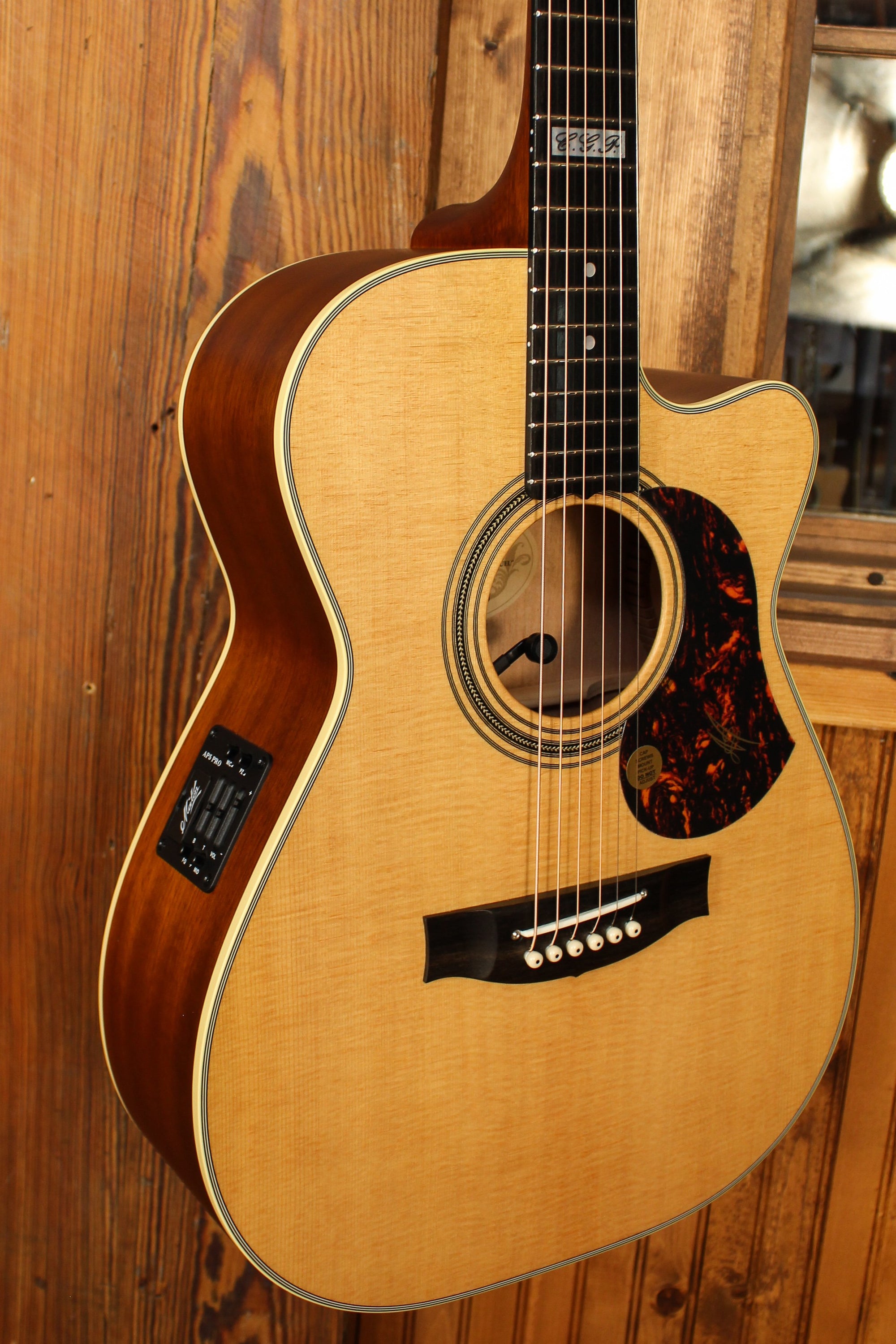 Maton EBG 808C TE Tommy Emmanuel Signature Guitar Cutaway - Artisan Guitars
