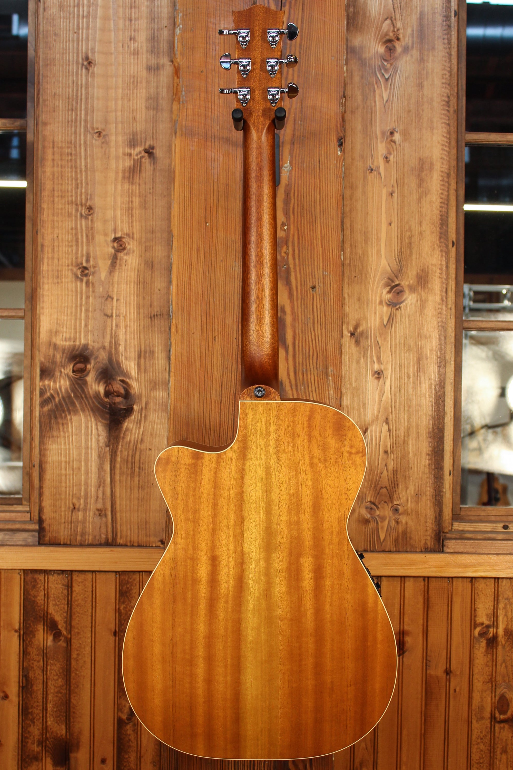 Maton EBG 808C TE Tommy Emmanuel Signature Guitar Cutaway - Artisan Guitars