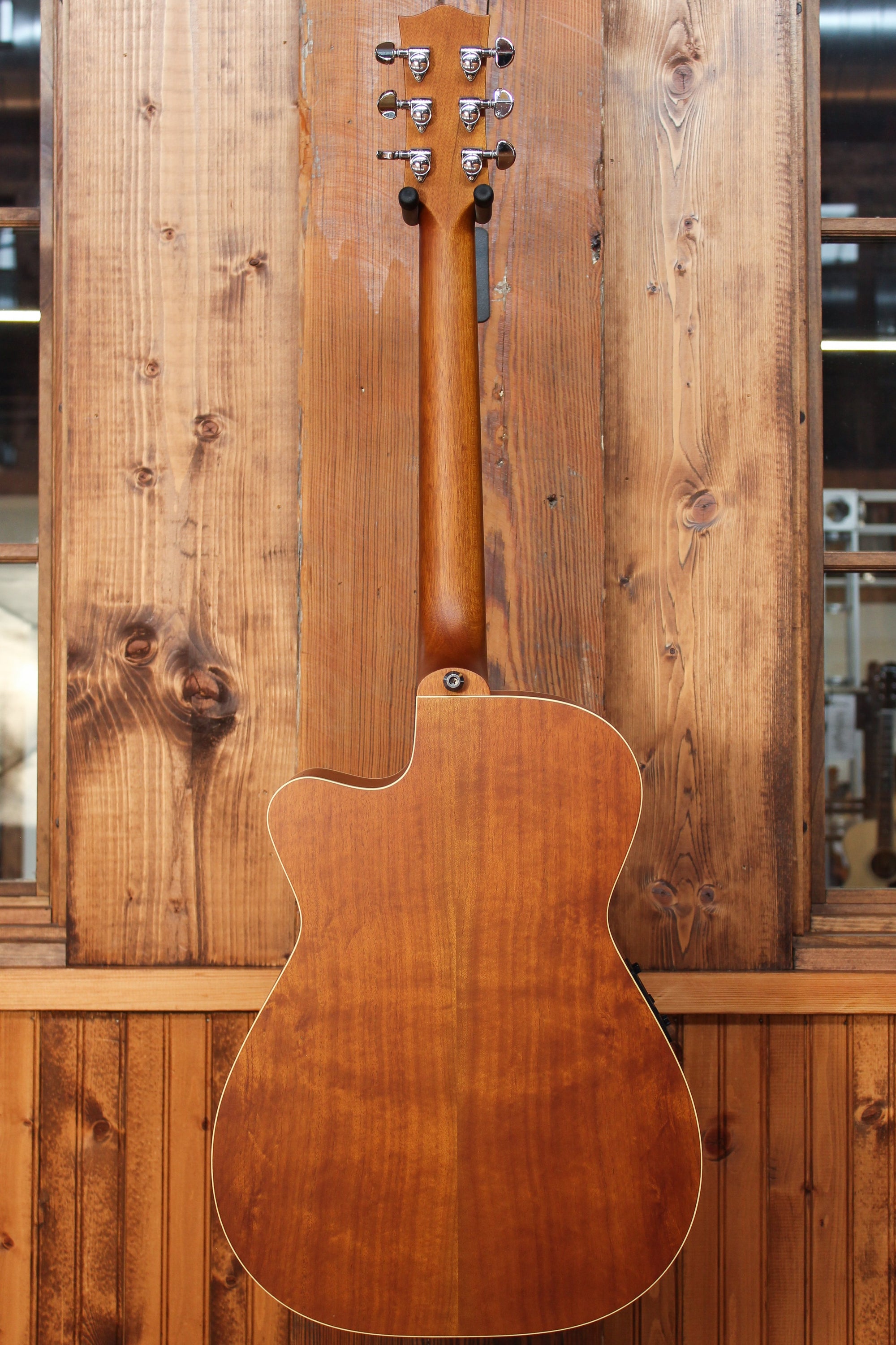 Maton EBG 808C TE Tommy Emmanuel Signature Guitar Cutaway - Artisan Guitars