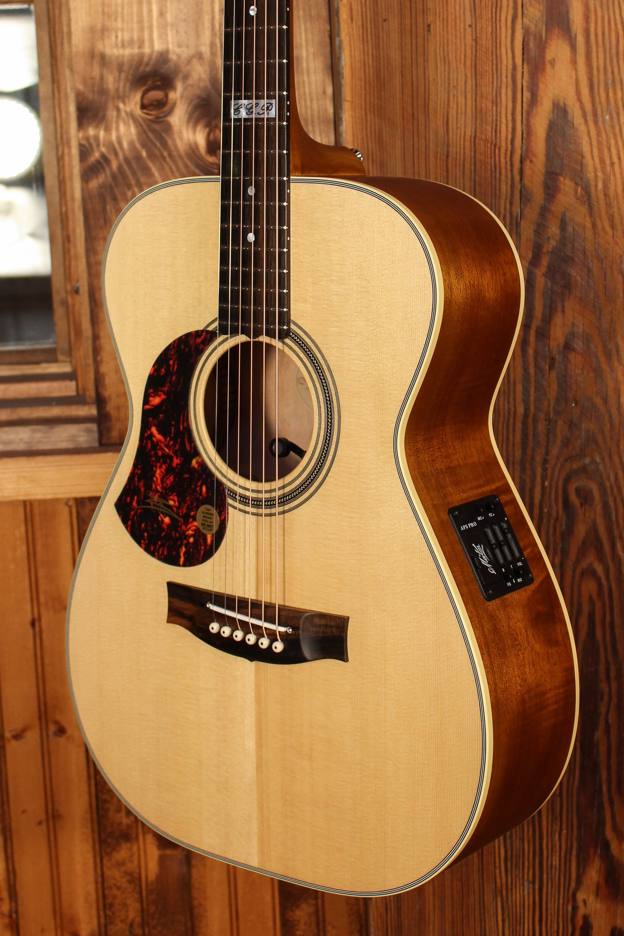 Maton EBG808 TE Left-Handed Tommy Emmanuel Signature Model - Artisan Guitars