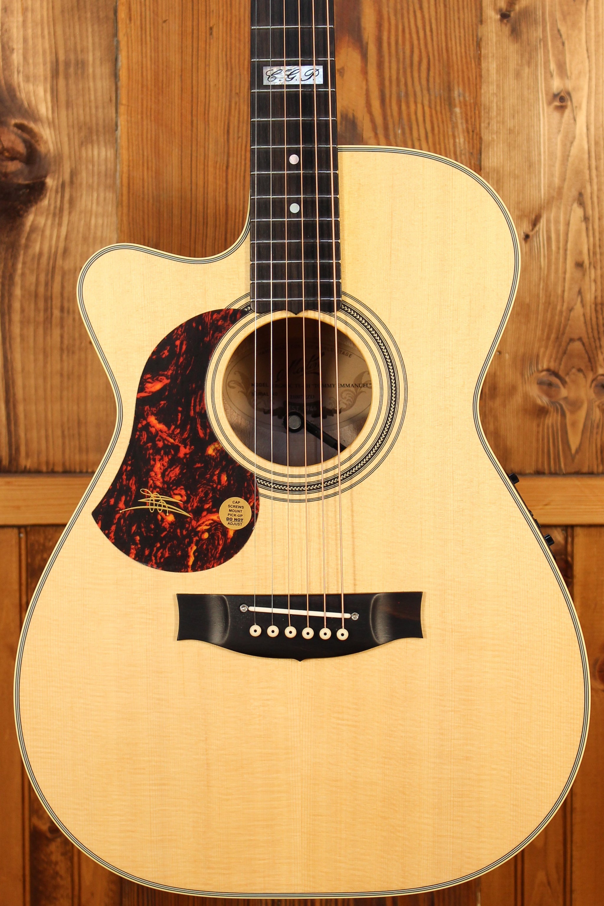 Maton EBG808 TE Cutaway Left-Handed Tommy Emmanuel Signature Model - Artisan Guitars