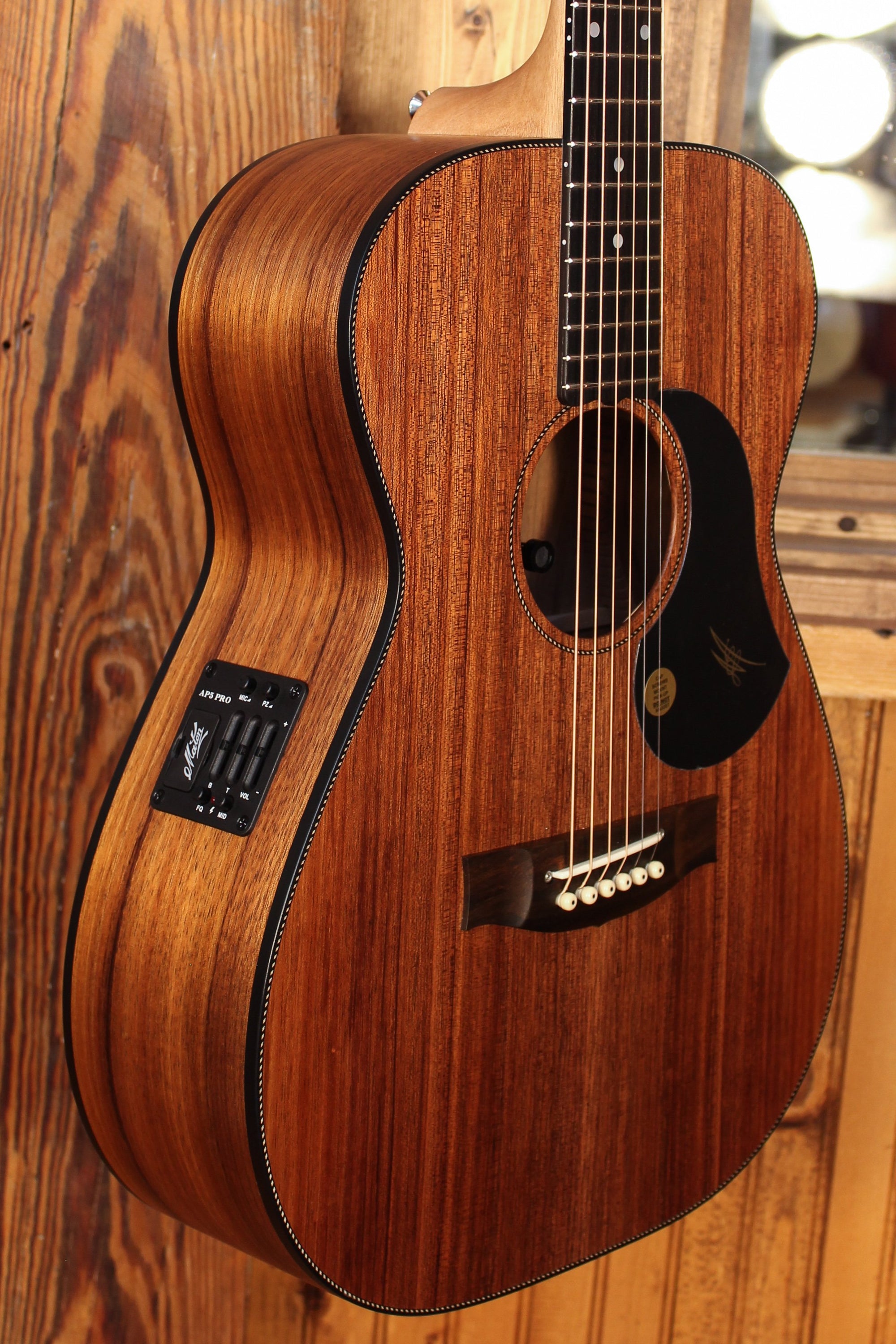 Maton Guitars EBW808 Blackwood 808 - 14135 - Artisan Guitars