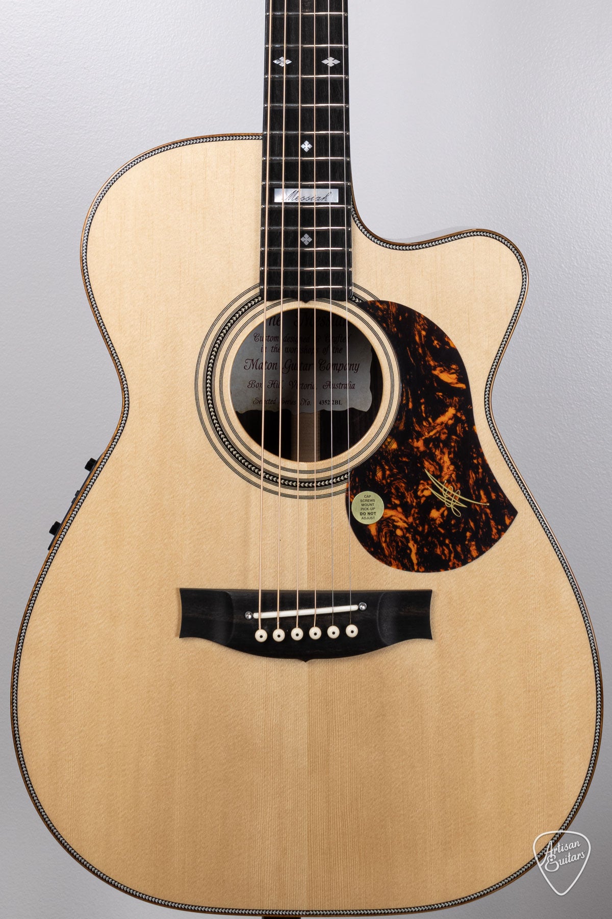 Maton Guitars EM100C-808 Messiah Cutaway - 16510 | Artisan