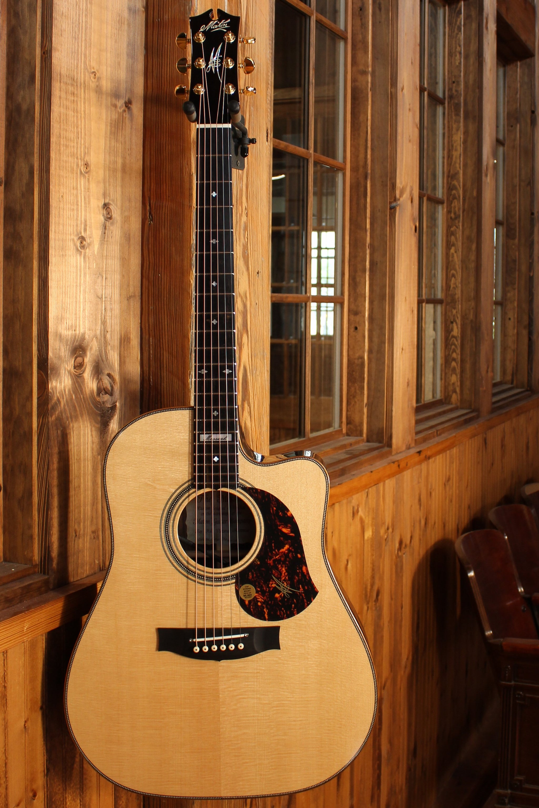 Maton EM100C Messiah Guitar Sitka Spruce & Indian Rosewood - Artisan Guitars