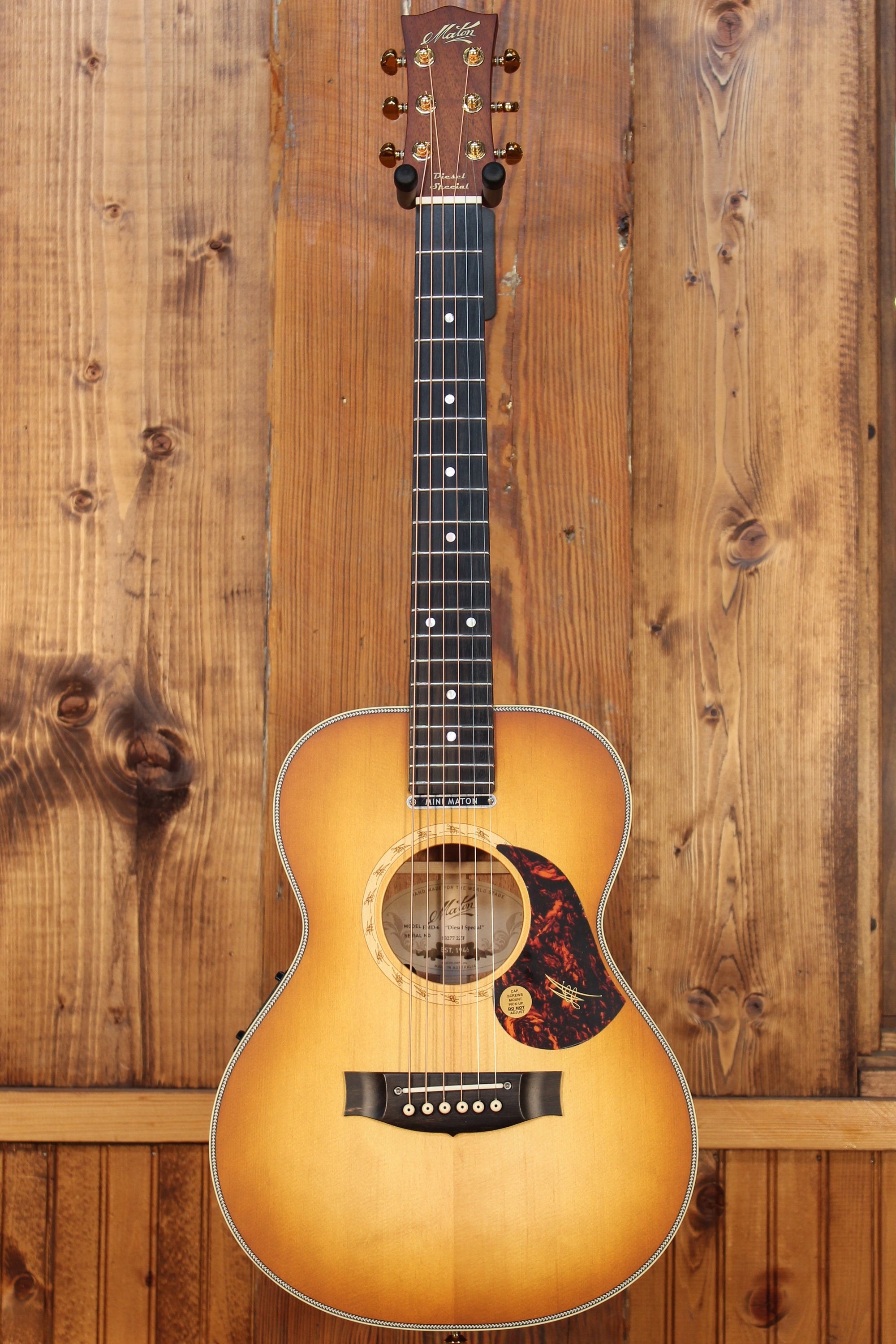 Maton EMD6 Mini Maton Diesel Sitka & Blackwood w/ Vintage Amber Sunburst - Artisan Guitars