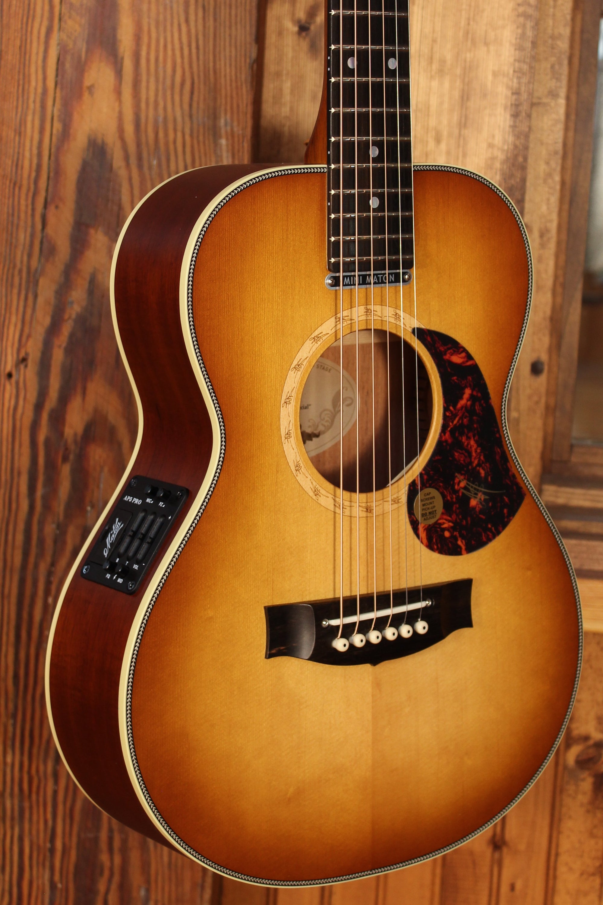 Maton EMD6 Mini Maton Diesel Sitka & Blackwood w/ Vintage Amber Sunburst - Artisan Guitars