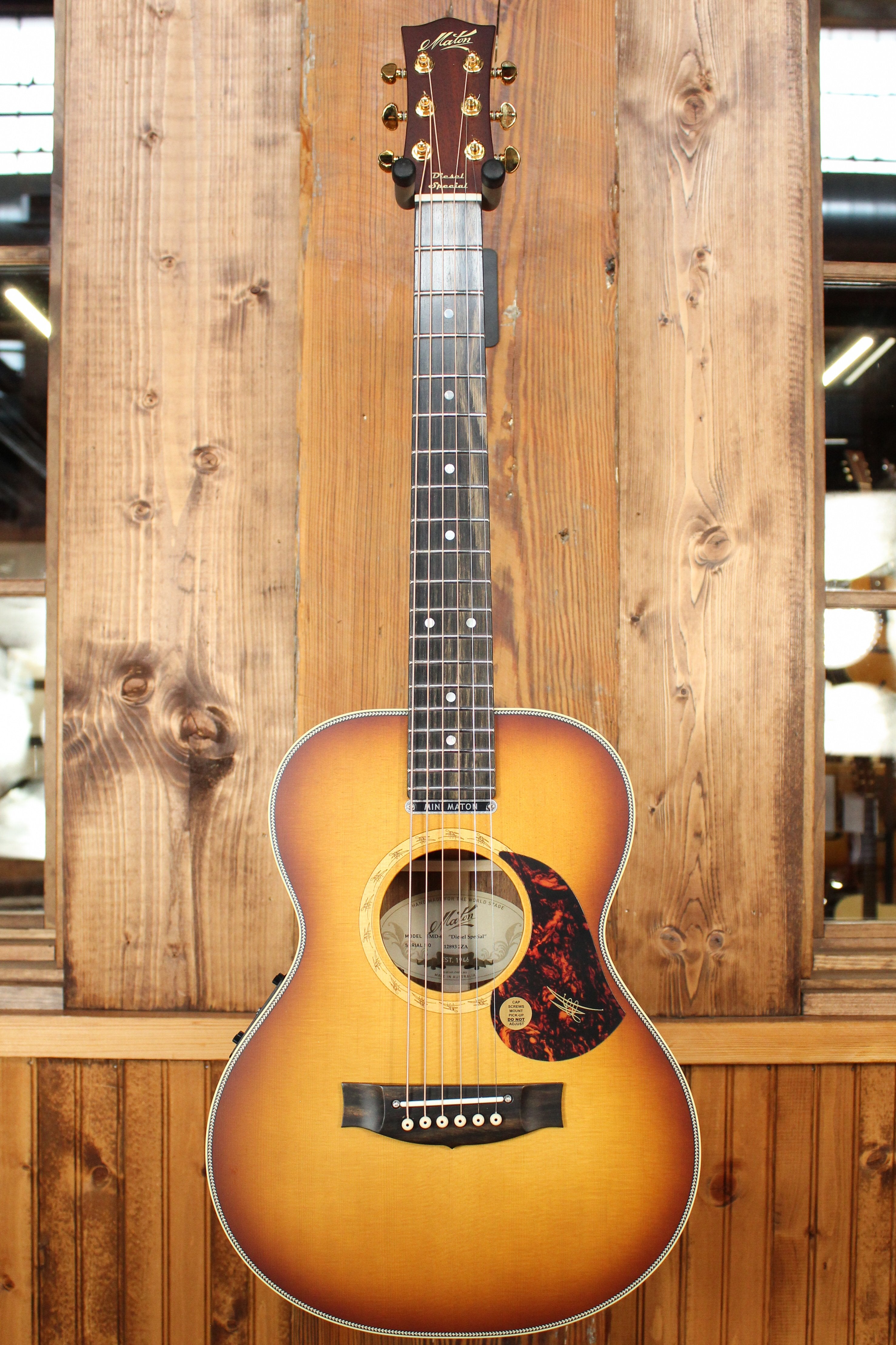 Maton EMD6 Mini Maton Diesel Sitka w/ Blackwood & Vintage Amber Sunburst - Artisan Guitars