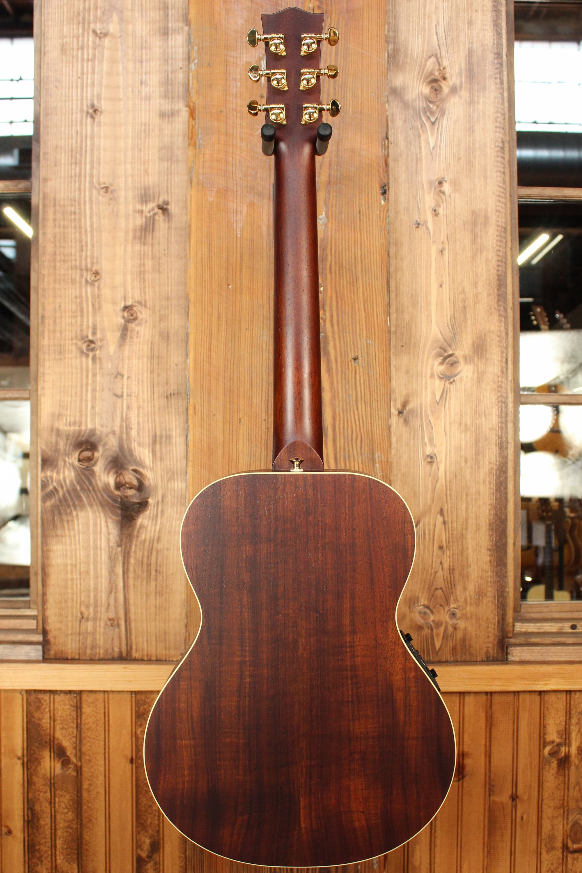 Maton EMD6 Mini Maton Diesel Sitka w/ Blackwood & Vintage Amber Sunburst - Artisan Guitars