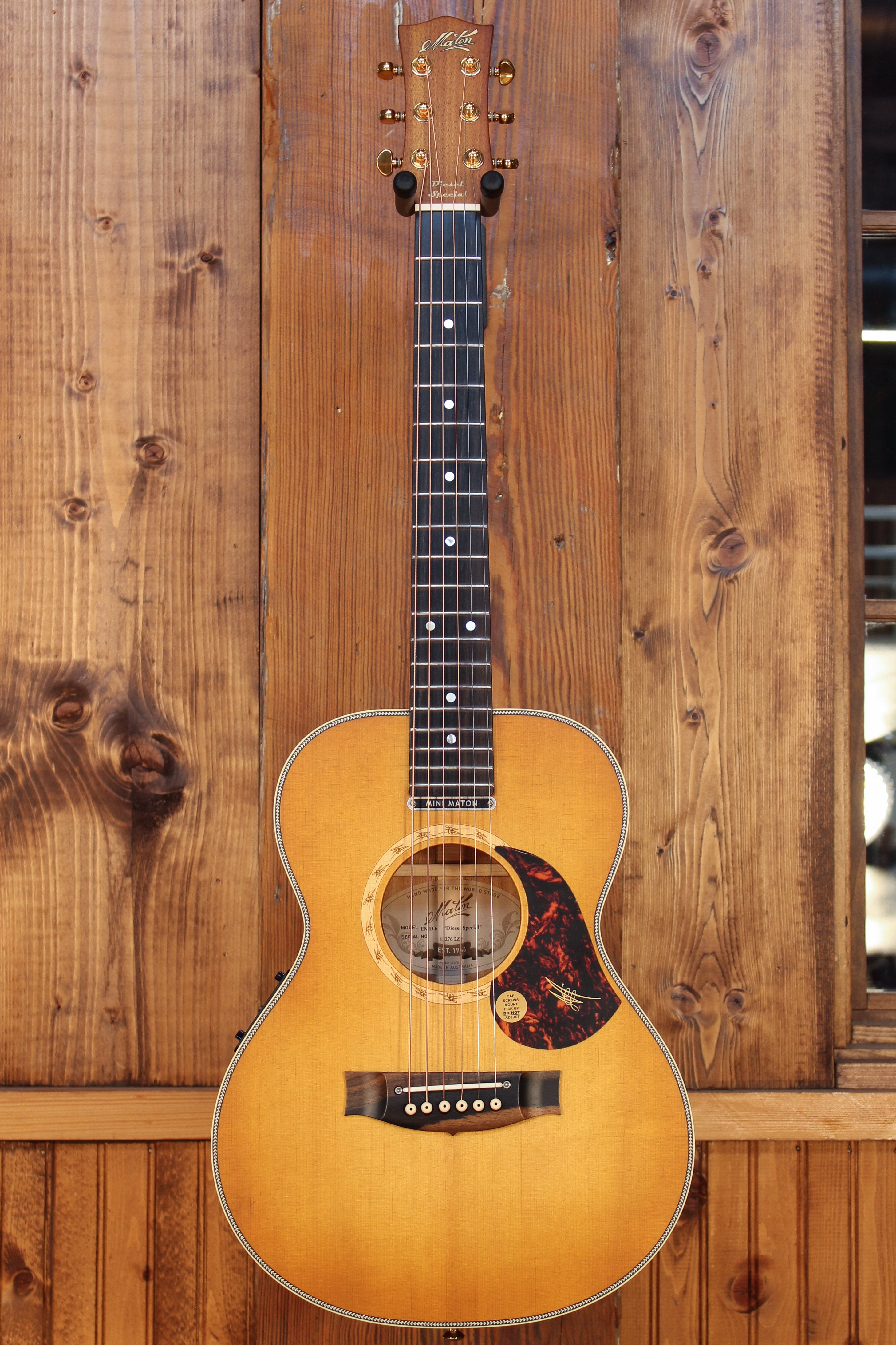 Maton EMD6 Mini Maton Diesel Sitka w/ Blackwood & Vintage Amber Sunburst - Artisan Guitars