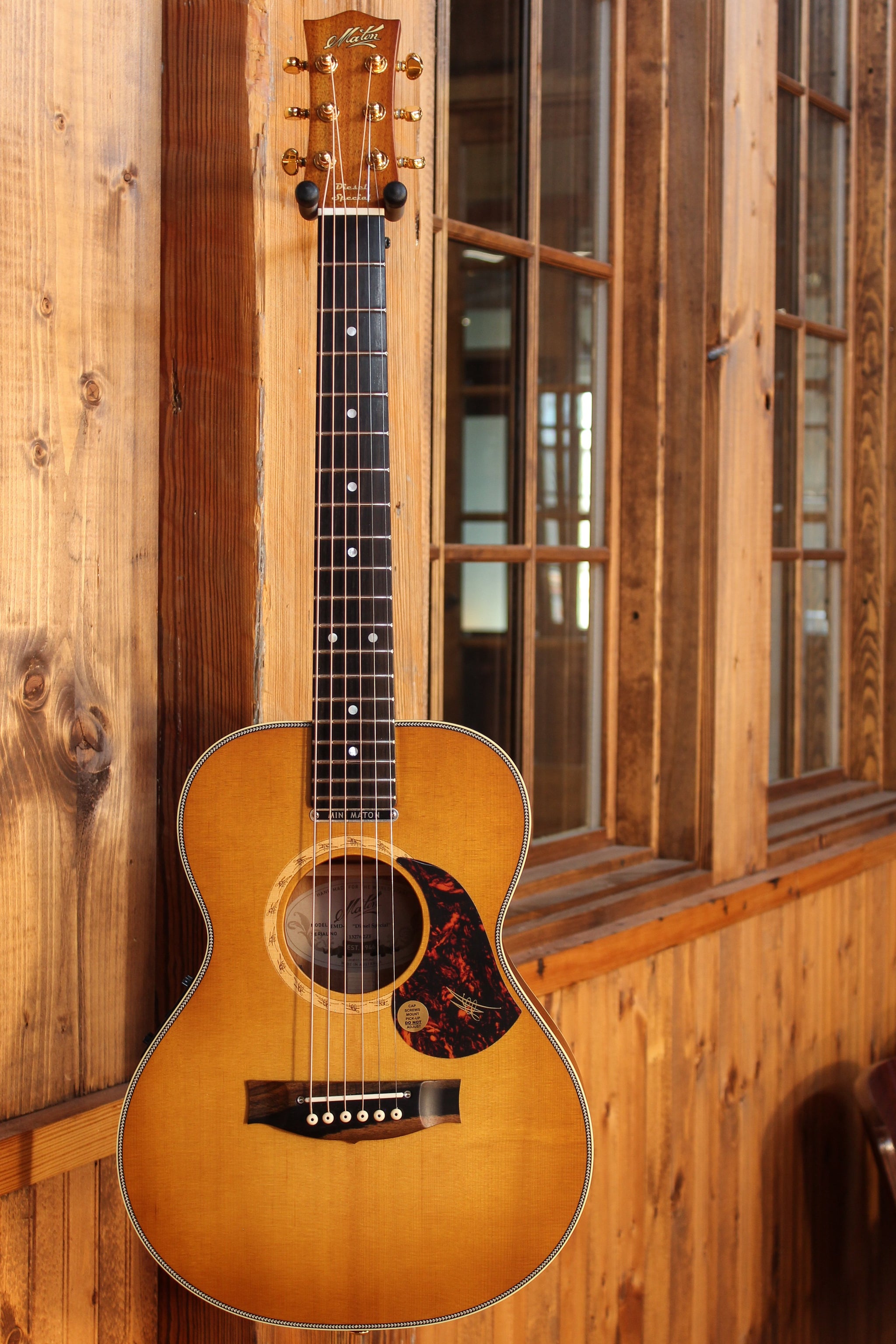 Maton EMD6 Mini Maton Diesel Sitka w/ Blackwood & Vintage Amber Sunburst - Artisan Guitars