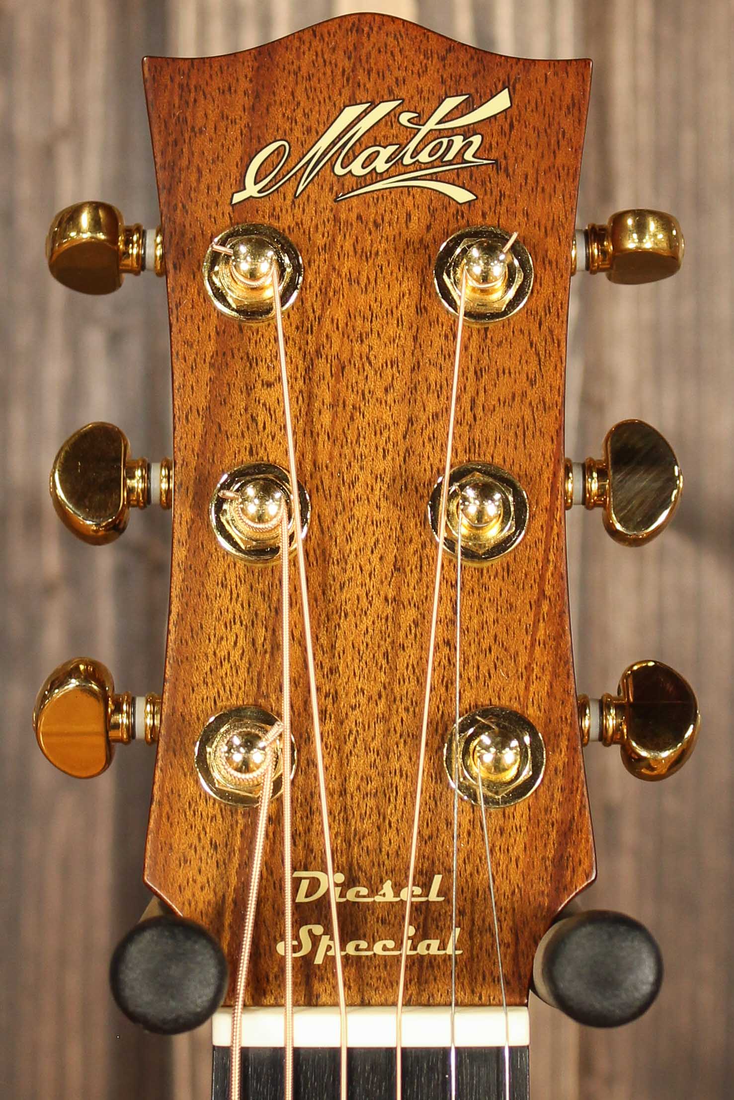 Maton Guitars EMD-6 Mini Diesel - 14333 - Artisan Guitars