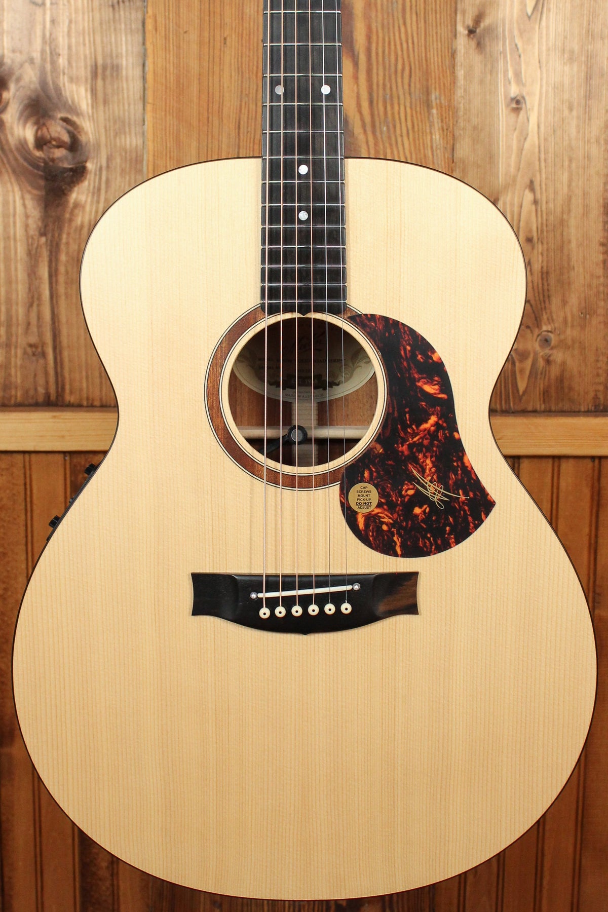 Maton SRS70J Sitka Spruce & Blackwood Jumbo w/ AP5 Pro - Artisan Guitars