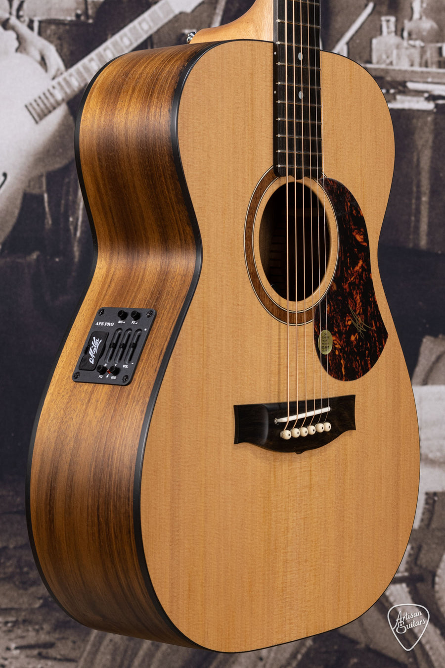 Maton Guitars Solid Road Series SRS-808 - 16203