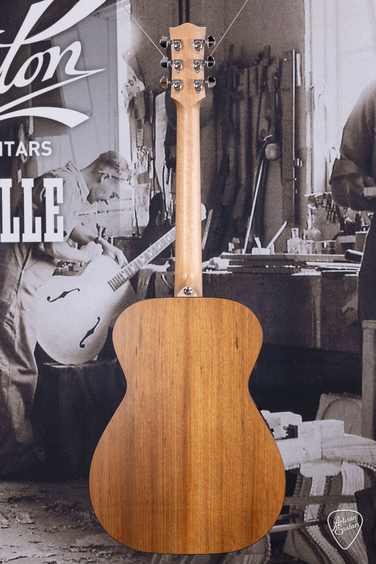 Maton Guitars Solid Road Series SRS-808 - 16162