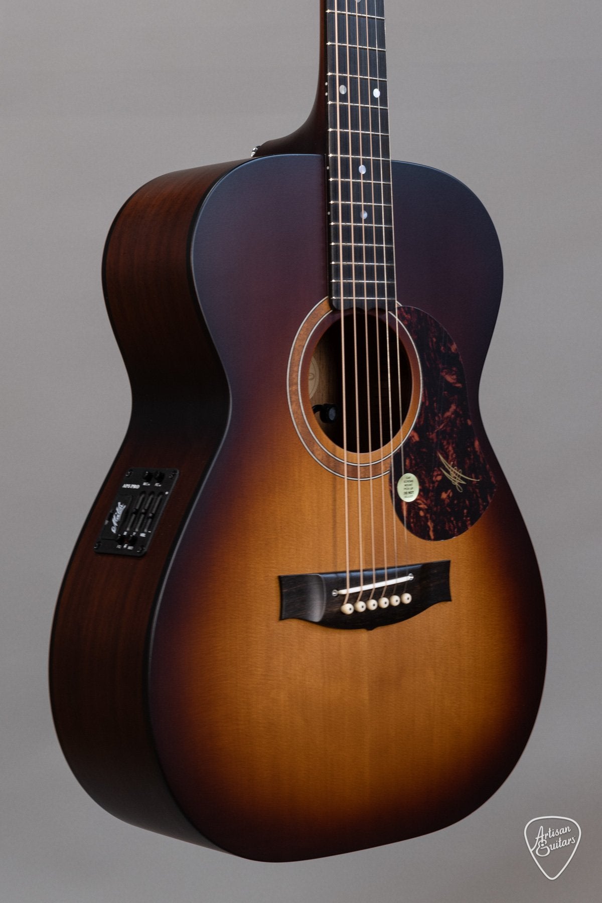 Maton Guitars SRS808 with Tobacco Sunburst Red Cedar Top -15084 ...