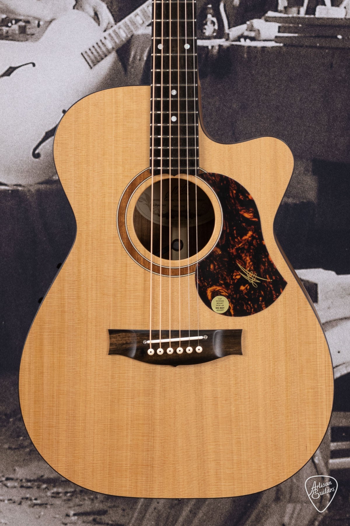 Maton Guitars Solid Road Series SRS-808C - 16207