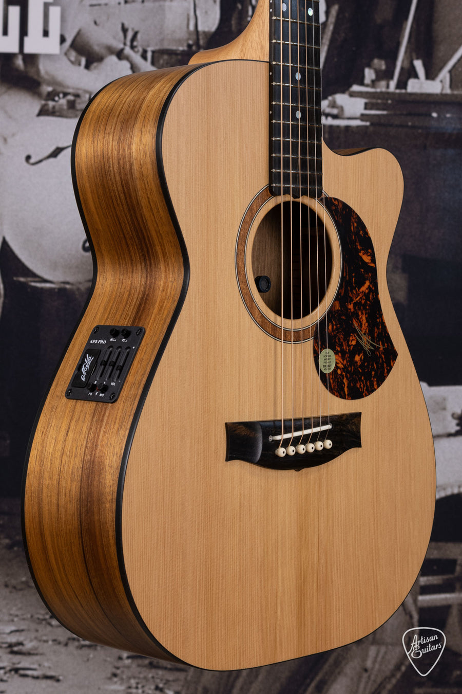 Maton Guitars Solid Road Series SRS-808C - 16208