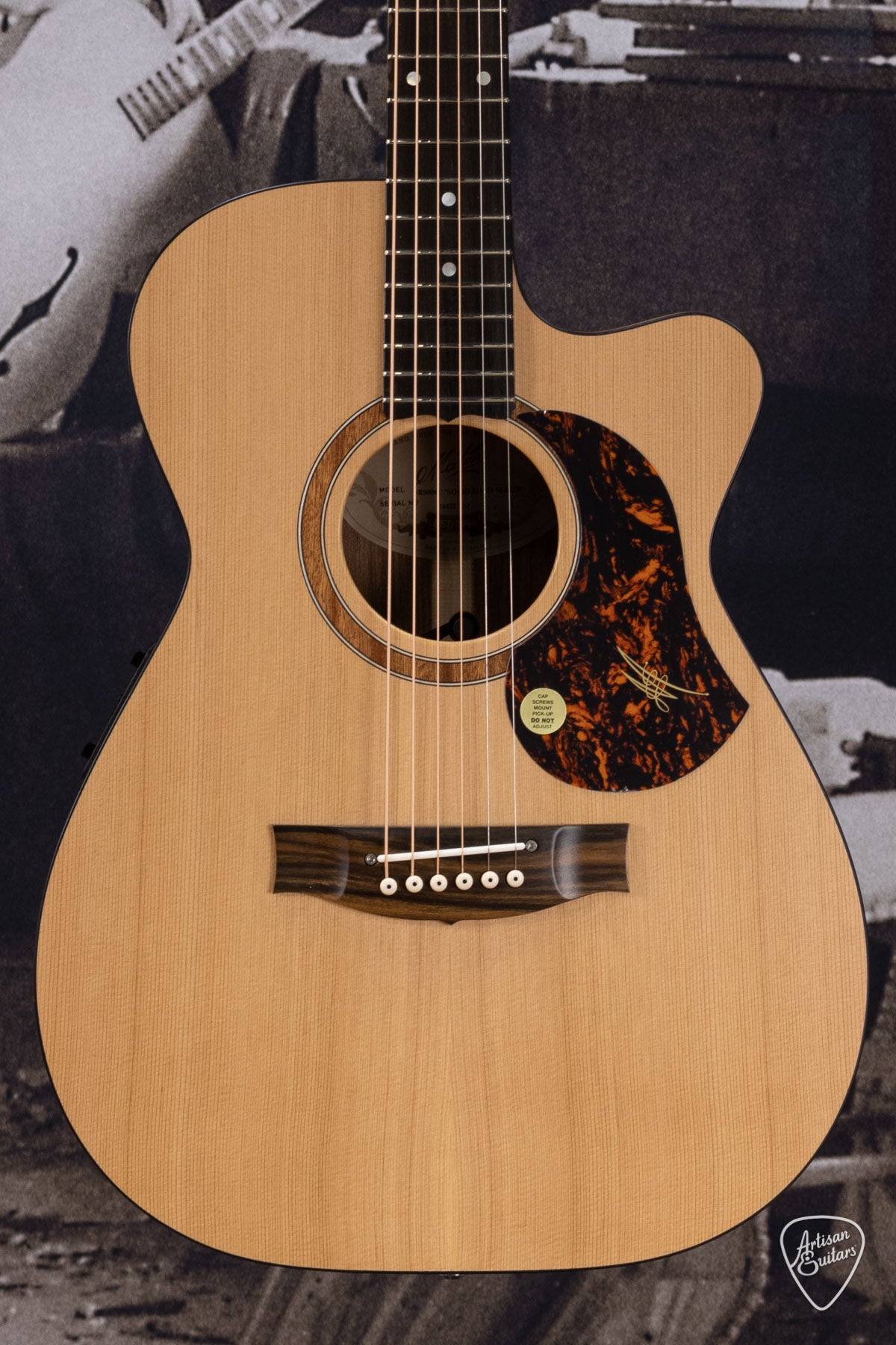 Maton Guitars Solid Road Series SRS-808C - 16209