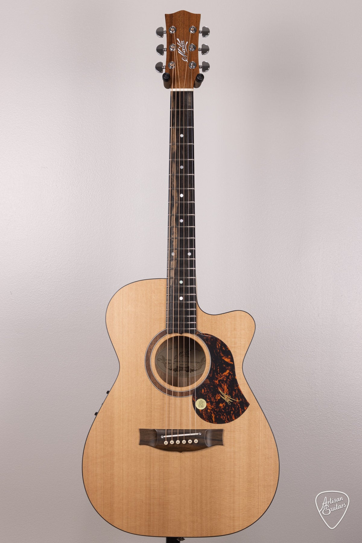 Maton Guitars Solid Road Series SRS-808C - 16483