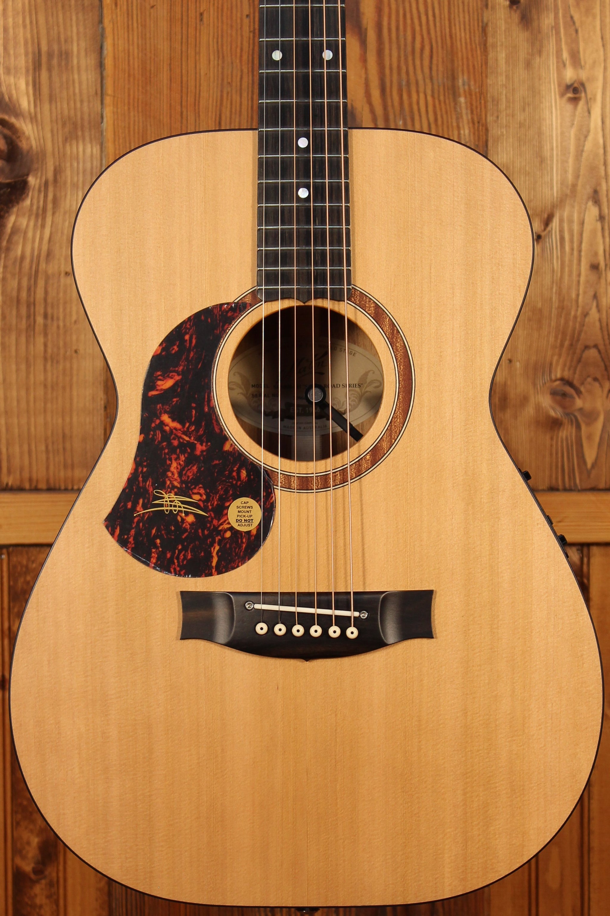 Maton SRS808 Guitar Left-Handed w/ Western Red Cedar & Solid Blackwood - Artisan Guitars