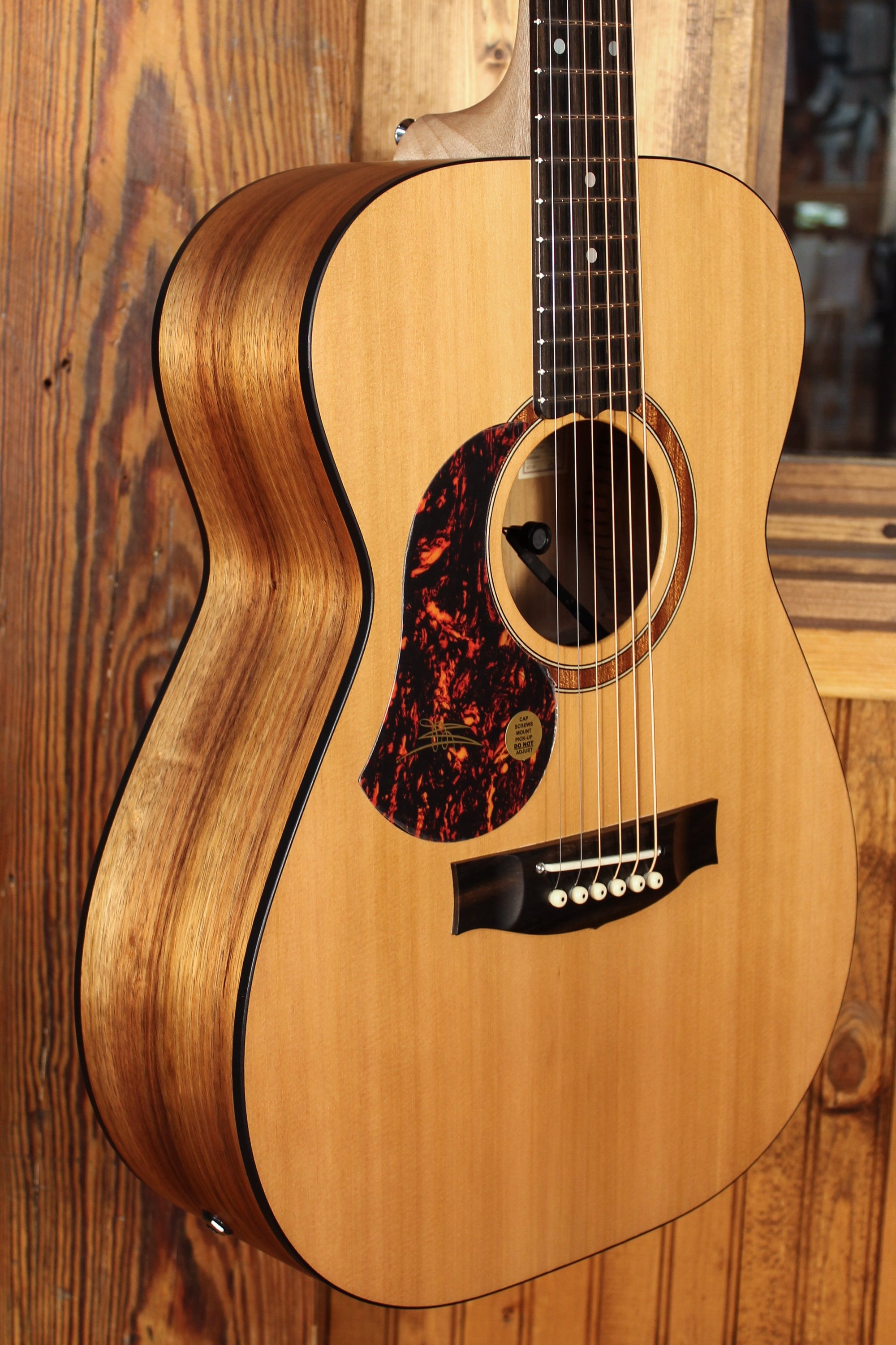 Maton SRS808 Guitar Left-Handed w/ Western Red Cedar & Solid Blackwood - Artisan Guitars