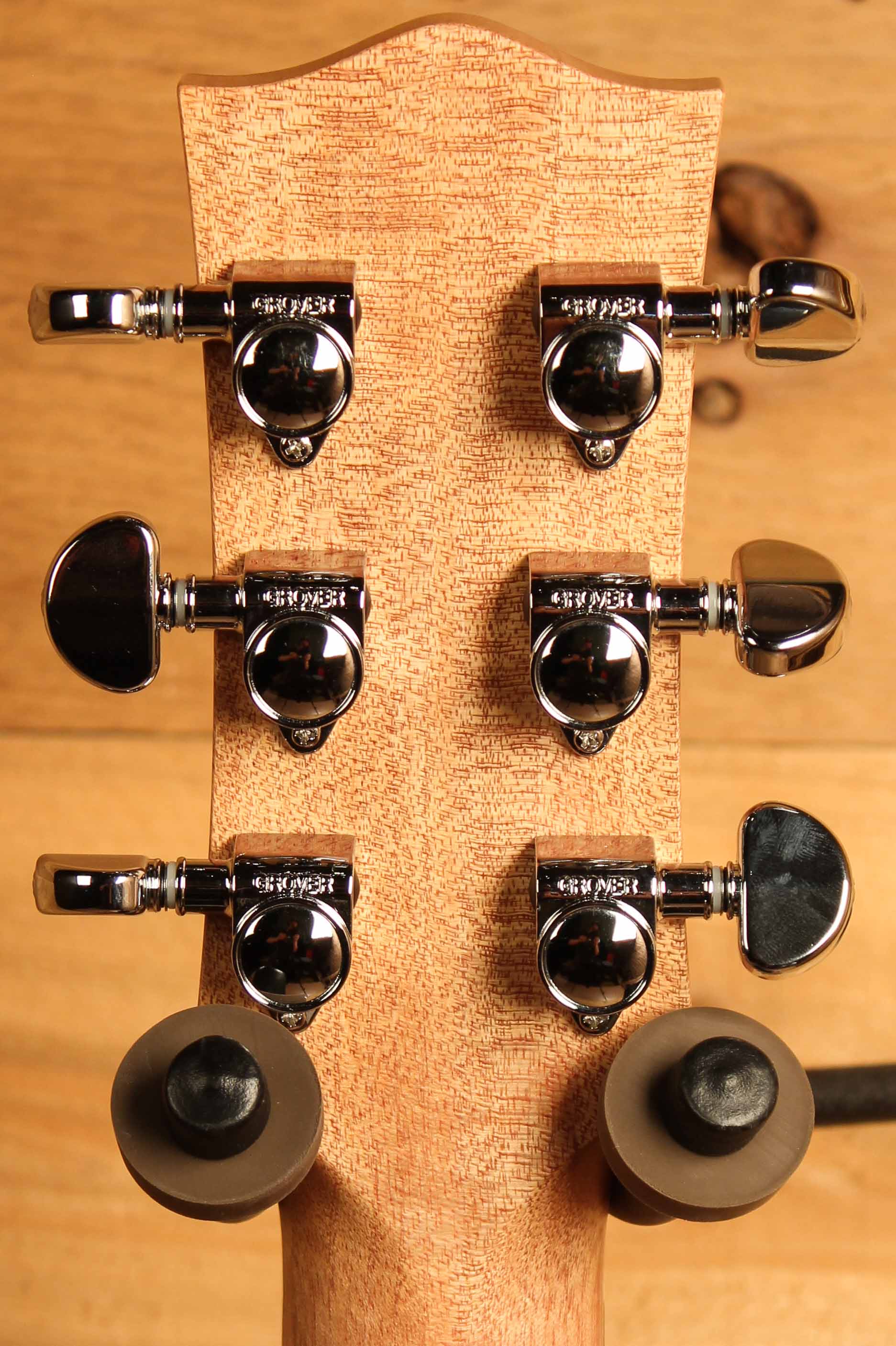 Maton EBW808 Cutaway Guitar w/ Blackwood Top, Back & Sides w/ AP5 Pro Pickup System ID-13588 - Artisan Guitars