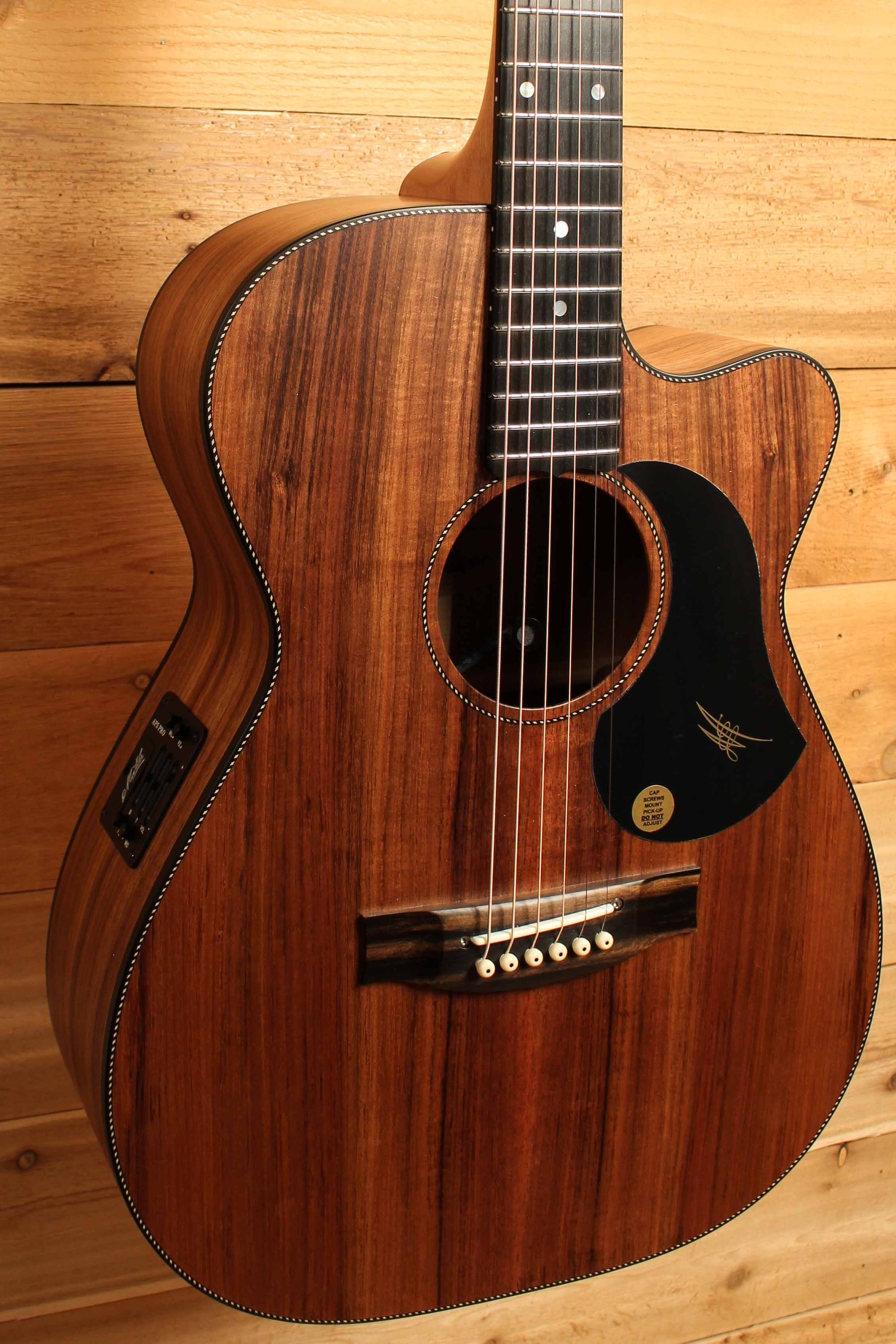 Maton EBW808 Cutaway Guitar w/ Blackwood Top, Back & Sides w/ AP5 Pro Pickup System ID-13588 - Artisan Guitars