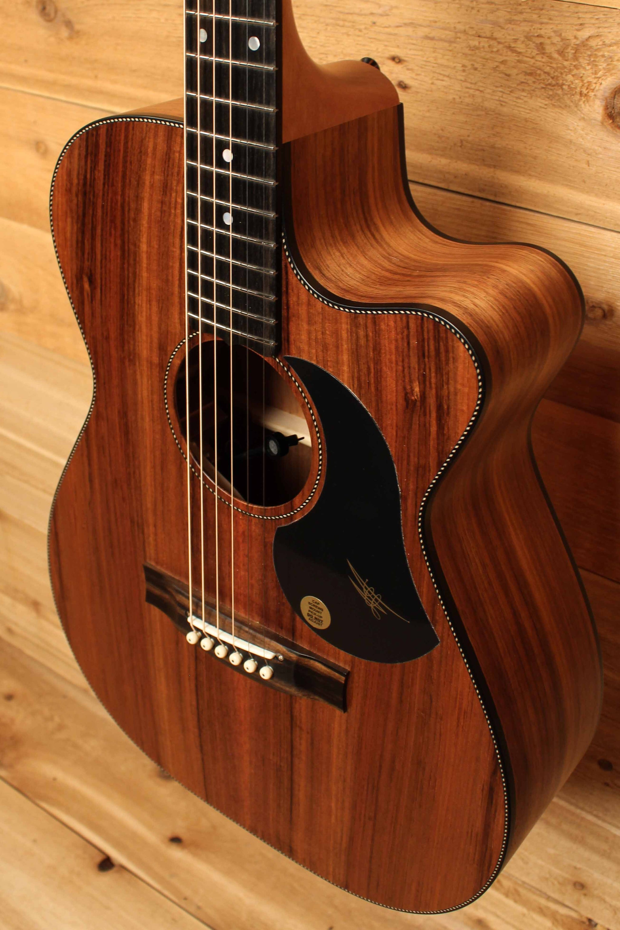 Maton EBW808 Cutaway Guitar w/ Blackwood Top, Back & Sides w/ AP5 Pro Pickup System ID-13588 - Artisan Guitars