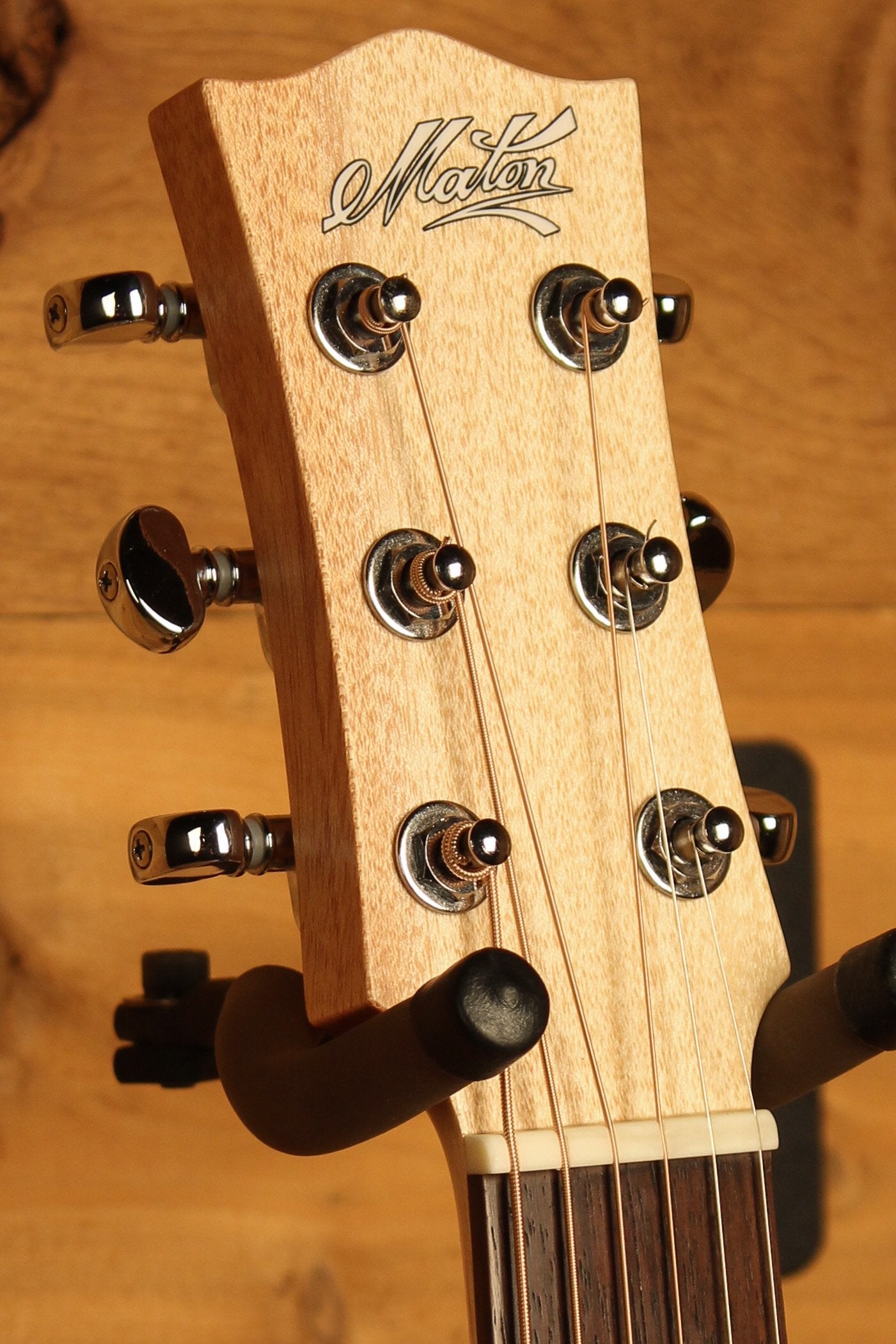 Maton EM6 Mini Guitar Sitka Spuce and Queensland Maple AP5 Original ID-13313 - Artisan Guitars