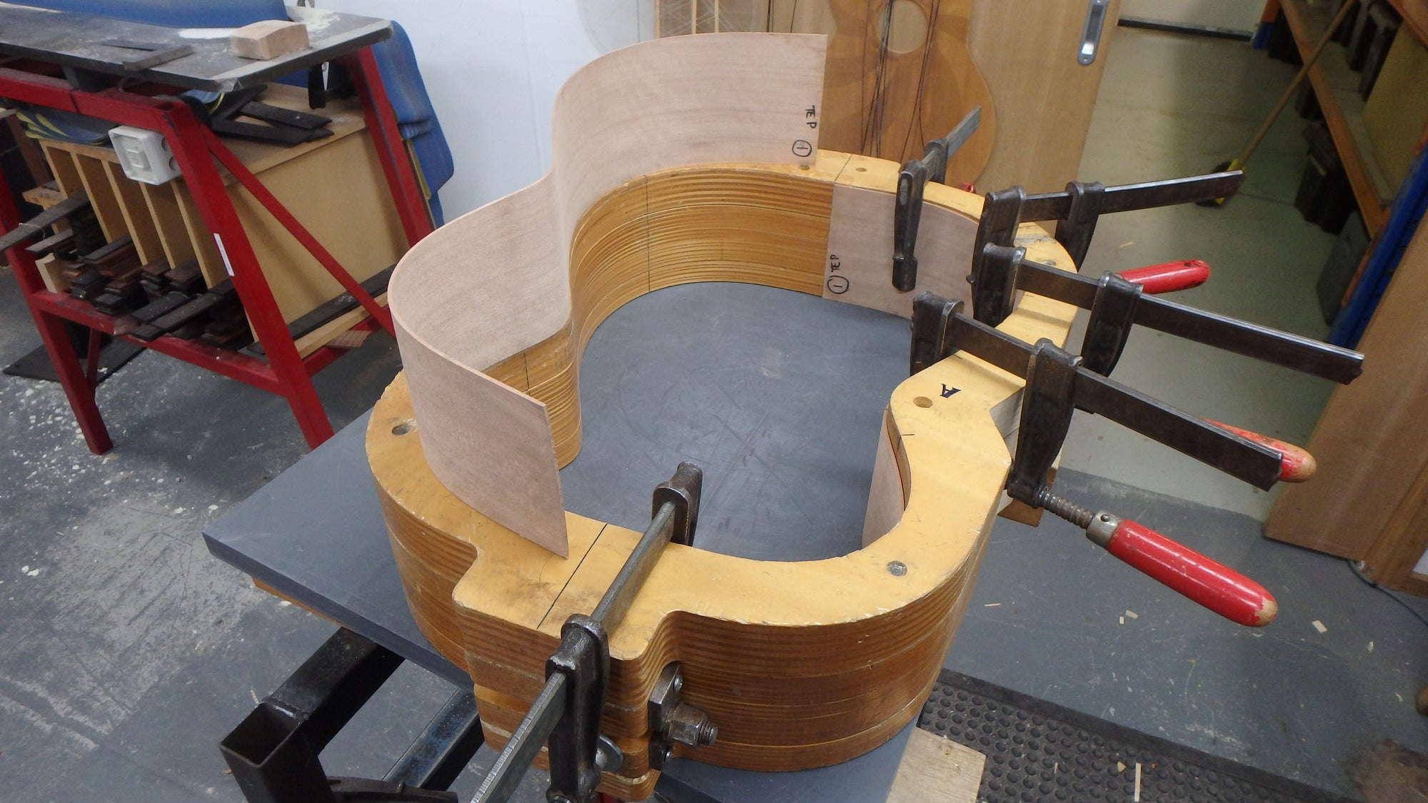 Maton T.E Personal Guitar Sitka Spruce and AAA"Bees Wings" Queensland Maple ID-11722 - Artisan Guitars