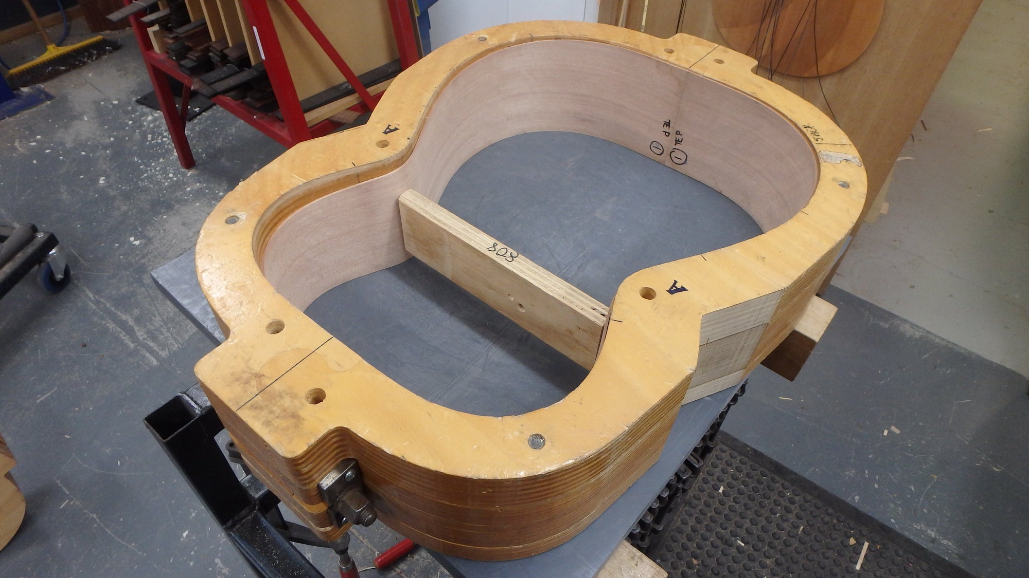 Maton T.E Personal Guitar Sitka Spruce and AAA"Bees Wings" Queensland Maple ID-11722 - Artisan Guitars