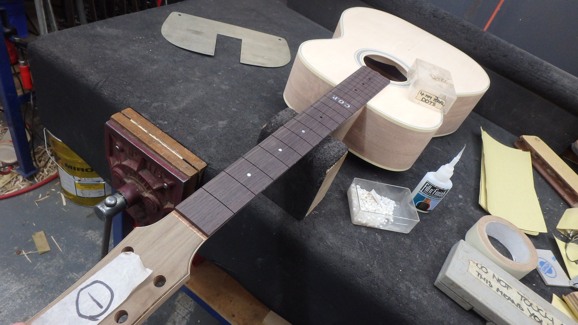 Maton T.E Personal Guitar Sitka Spruce and AAA"Bees Wings" Queensland Maple ID-11722 - Artisan Guitars